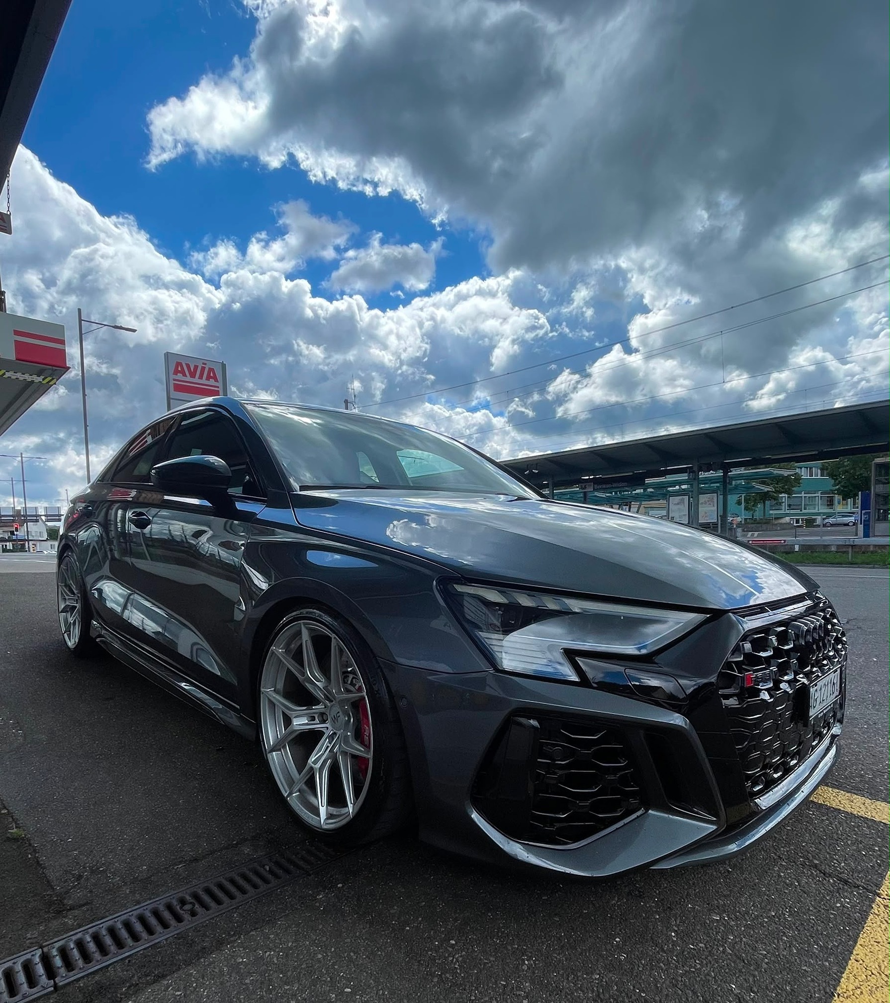 AUDI RS3 Limousine 2.5 TSI quattro S-tronic mit GRAIL ESD — zdjęcie 4