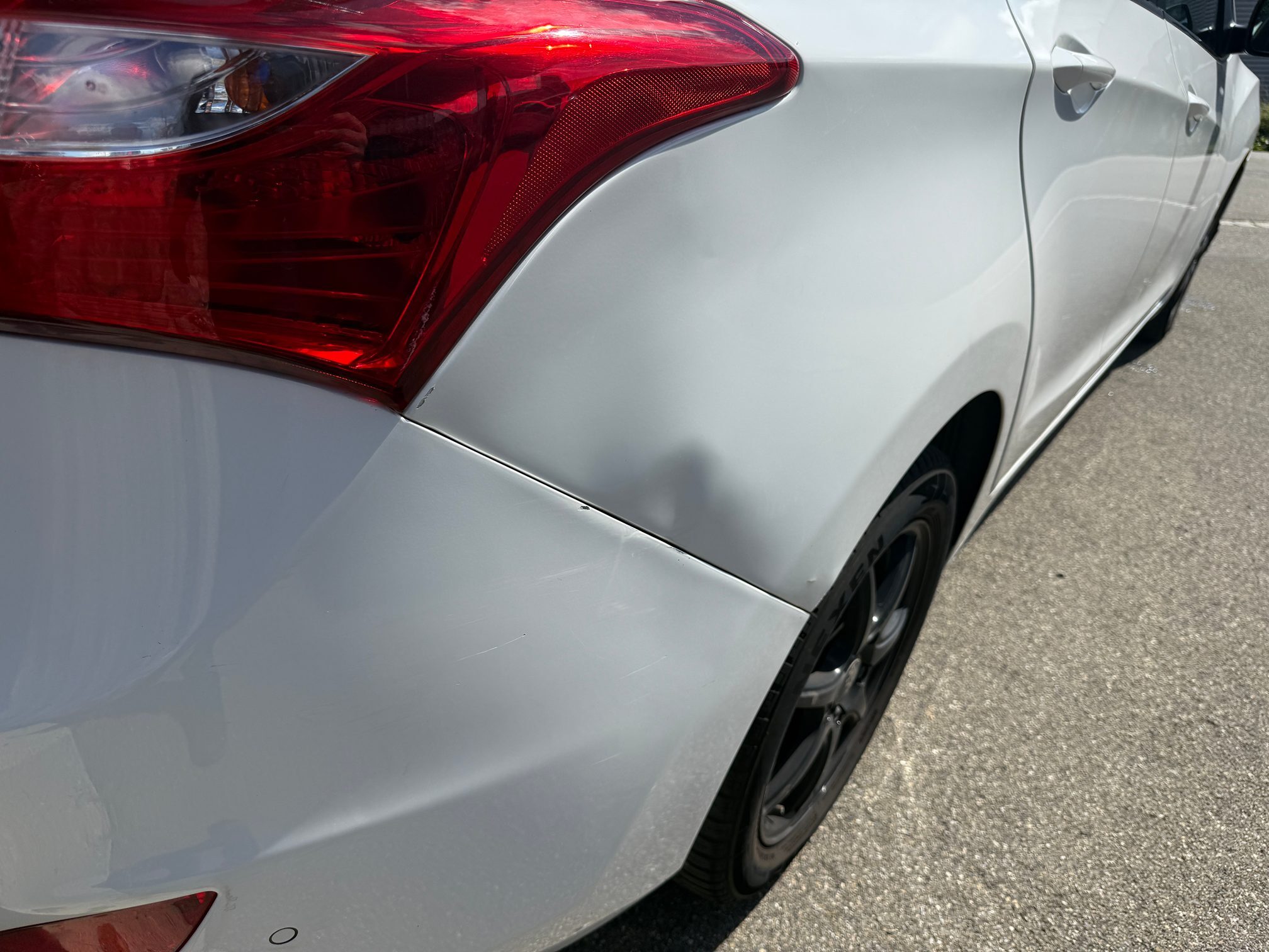HYUNDAI i30 1.6 CRDI ISG — zdjęcie 14