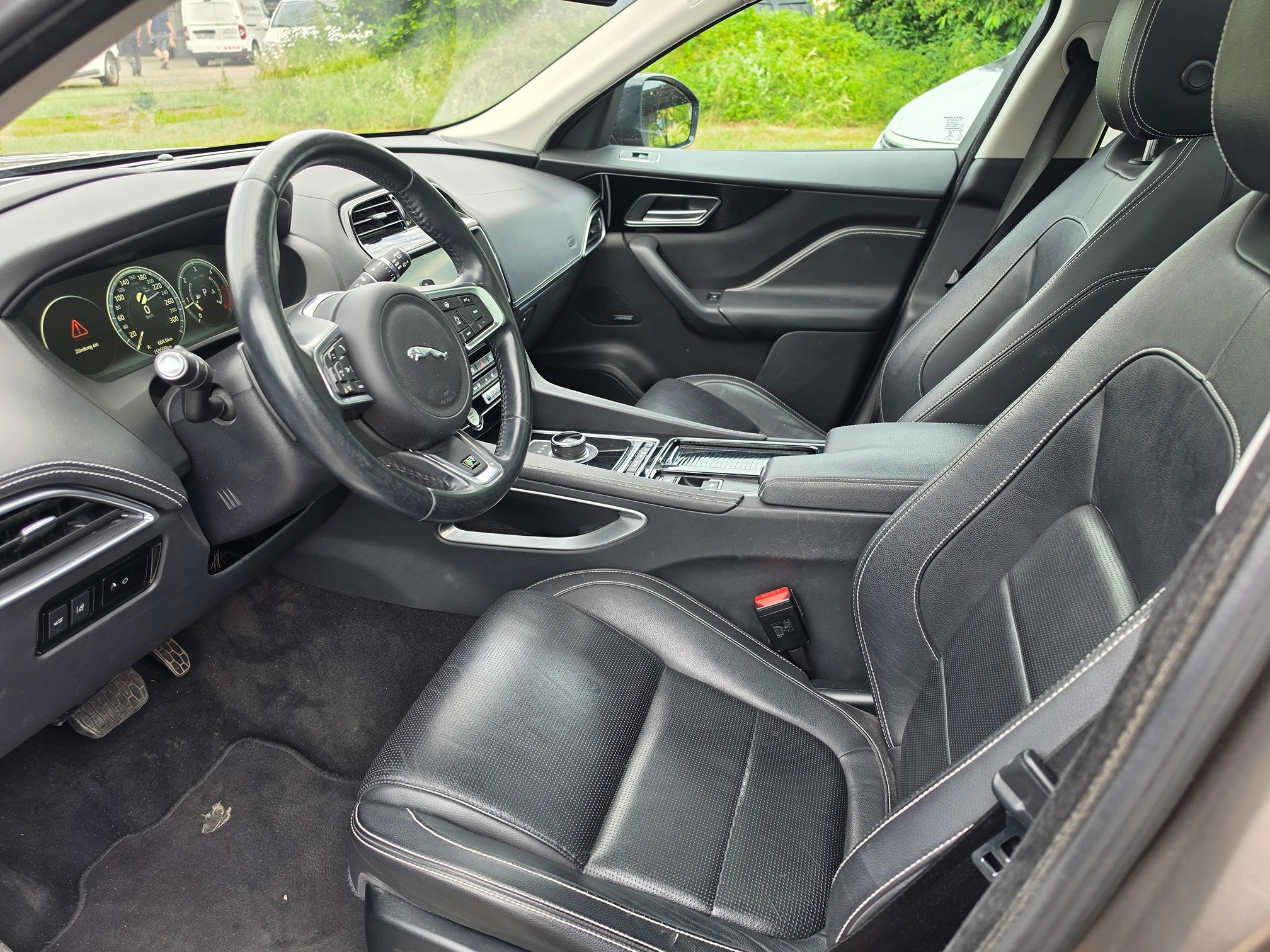 JAGUAR F-Pace 20d AWD — zdjęcie 9