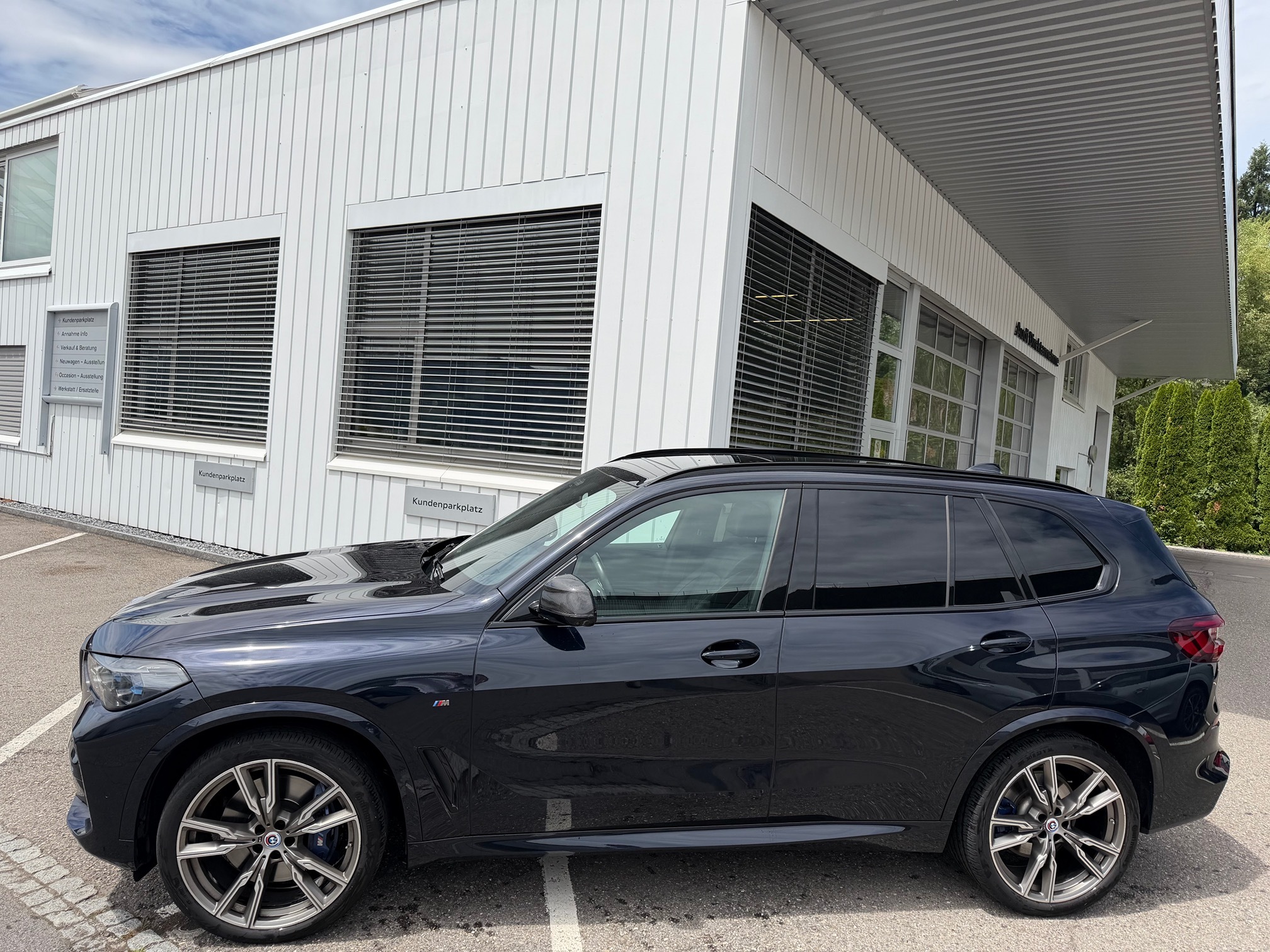 BMW X5 M50i — zdjęcie 10