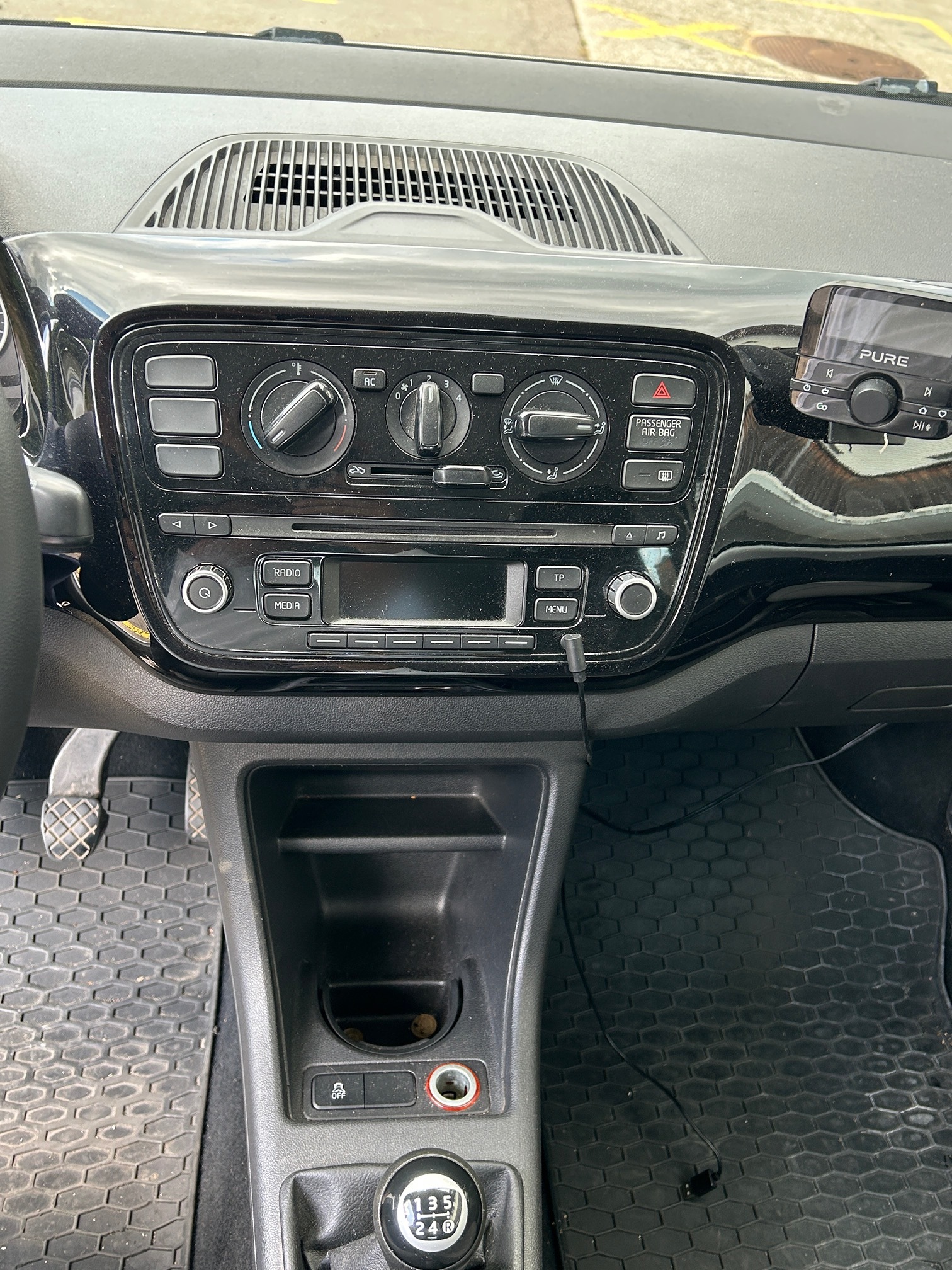 VW UP 1.0 MPI 44kW — zdjęcie 13
