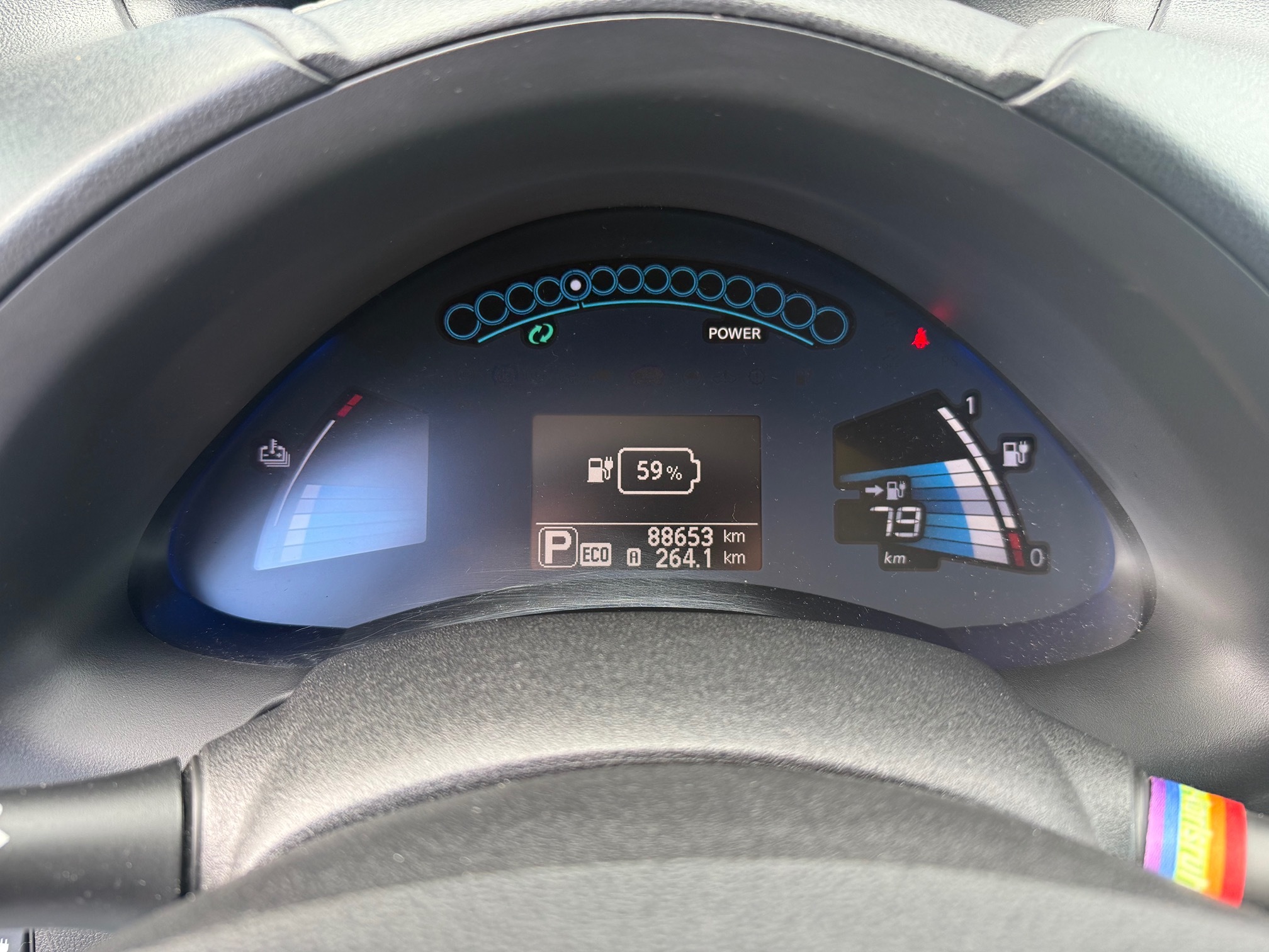 NISSAN LEAF — zdjęcie 8