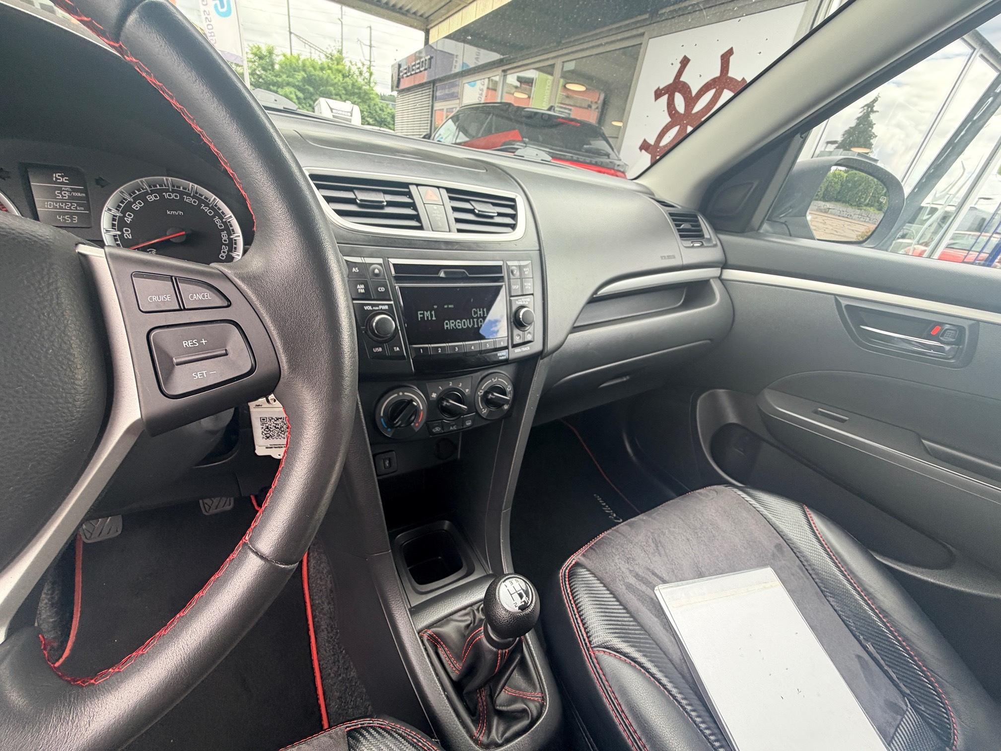 SUZUKI Swift 1.2 — zdjęcie 12