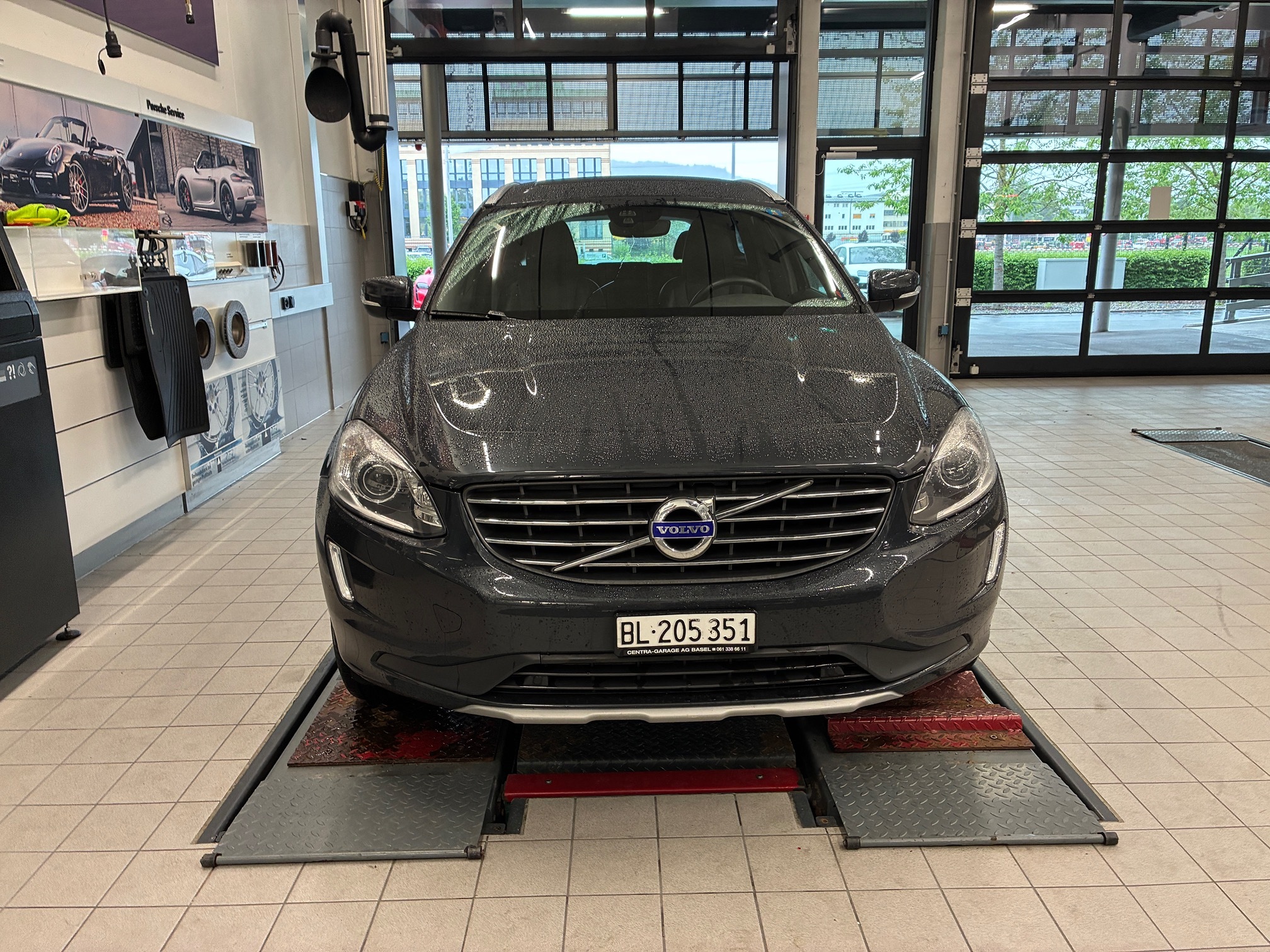 VOLVO XC60 — zdjęcie 2