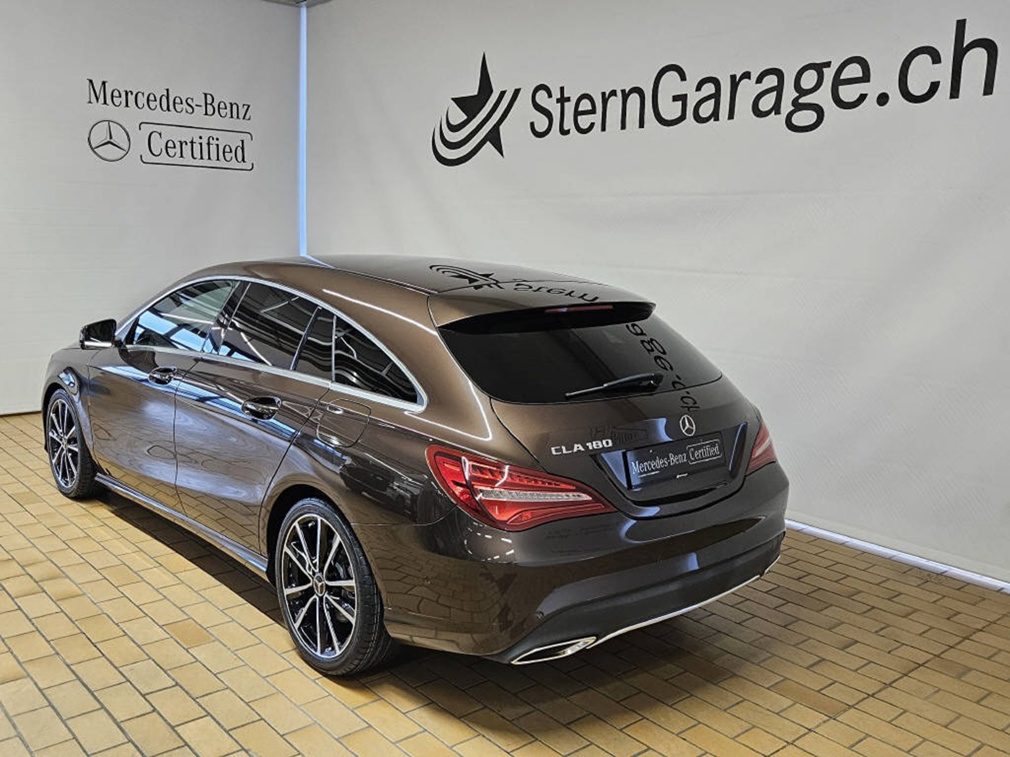 MERCEDES-BENZ CLA 180 — zdjęcie 3