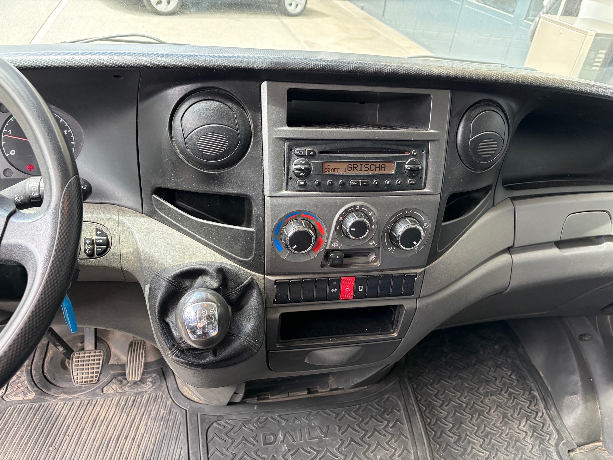 IVECO 29L11 Daily — zdjęcie 8