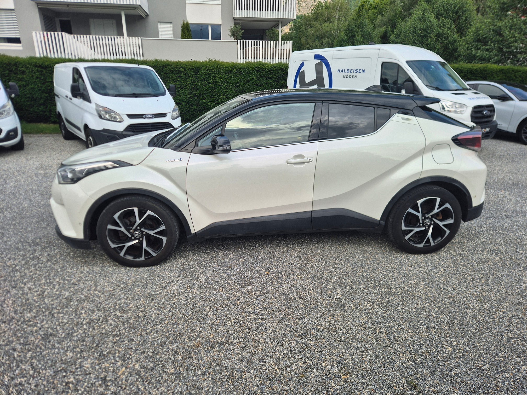 TOYOTA C-HR 1.8 HSD — zdjęcie 2