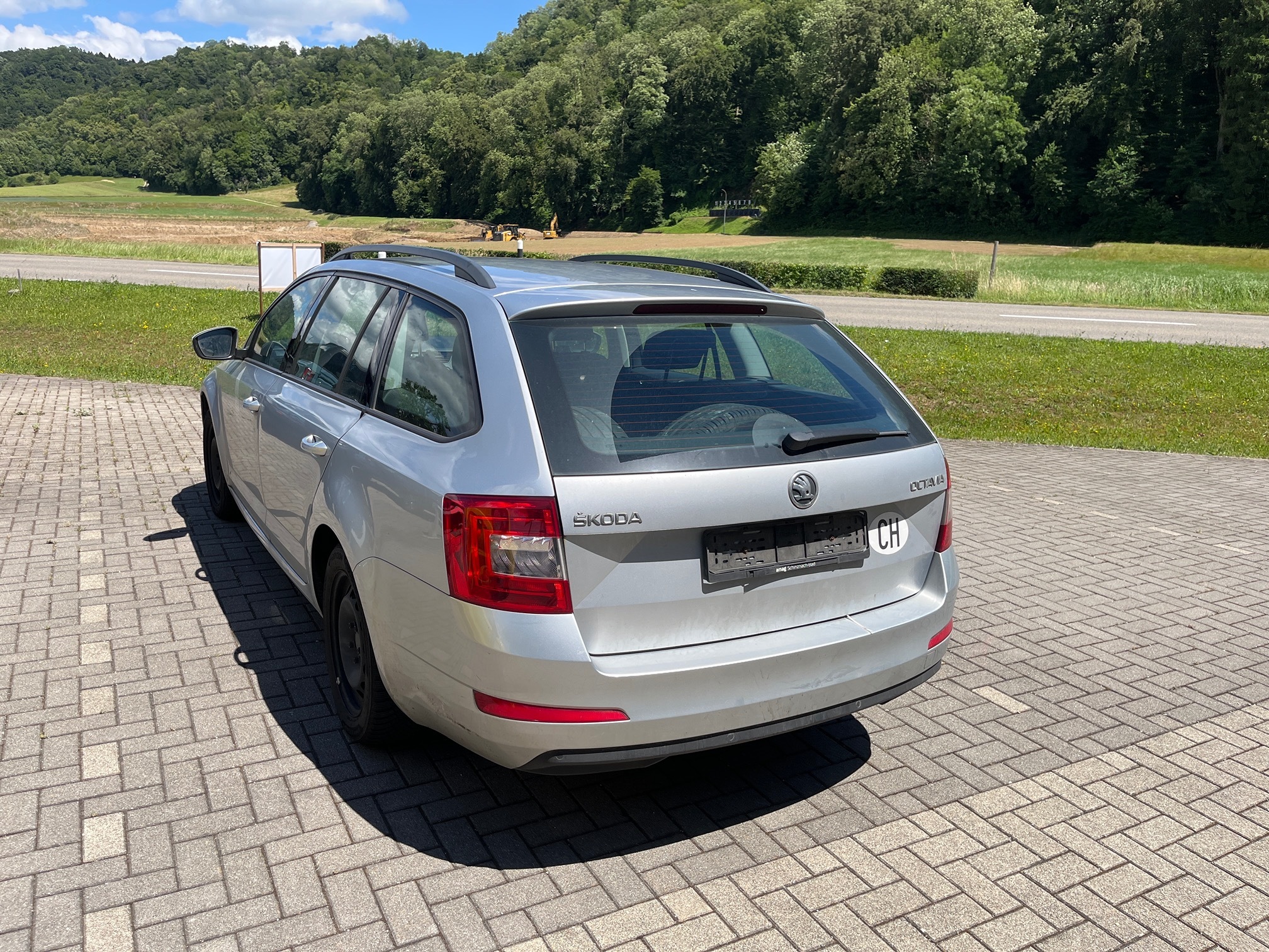 SKODA Octavia 1.4 Combi — zdjęcie 4