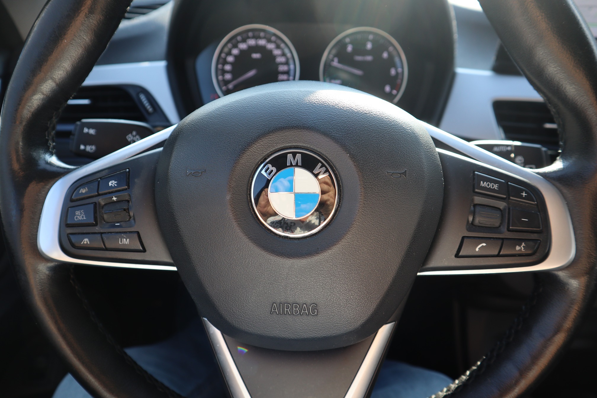 BMW X1 xDrive18d mit AHK ab MFK 17.11.2025 — zdjęcie 8