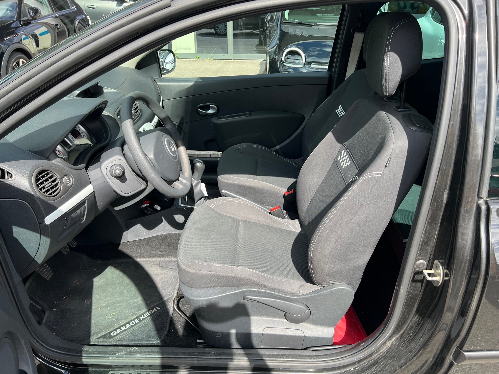 RENAULT Clio 1.2 100 — zdjęcie 8