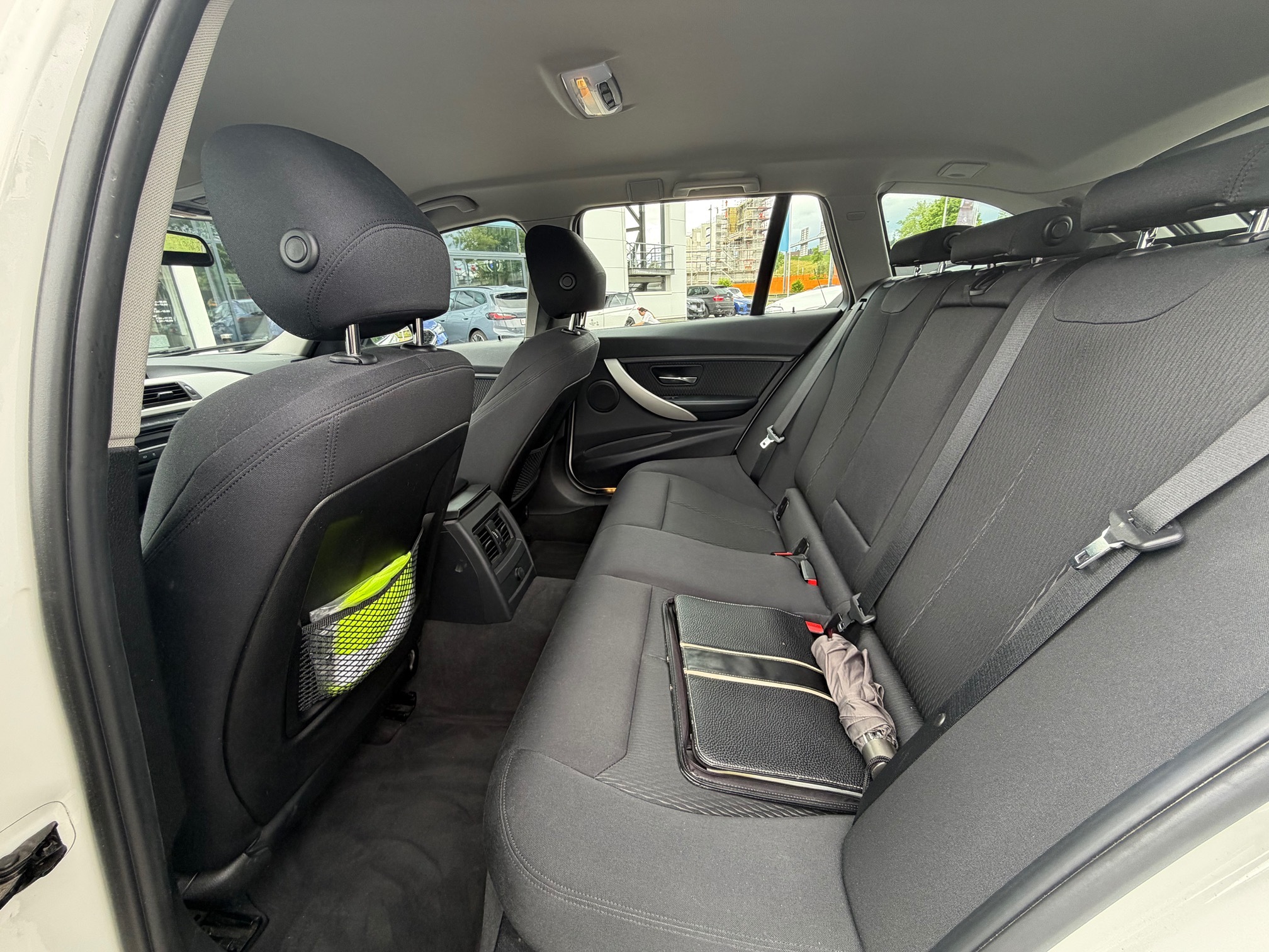 BMW 320i xDrive — zdjęcie 11