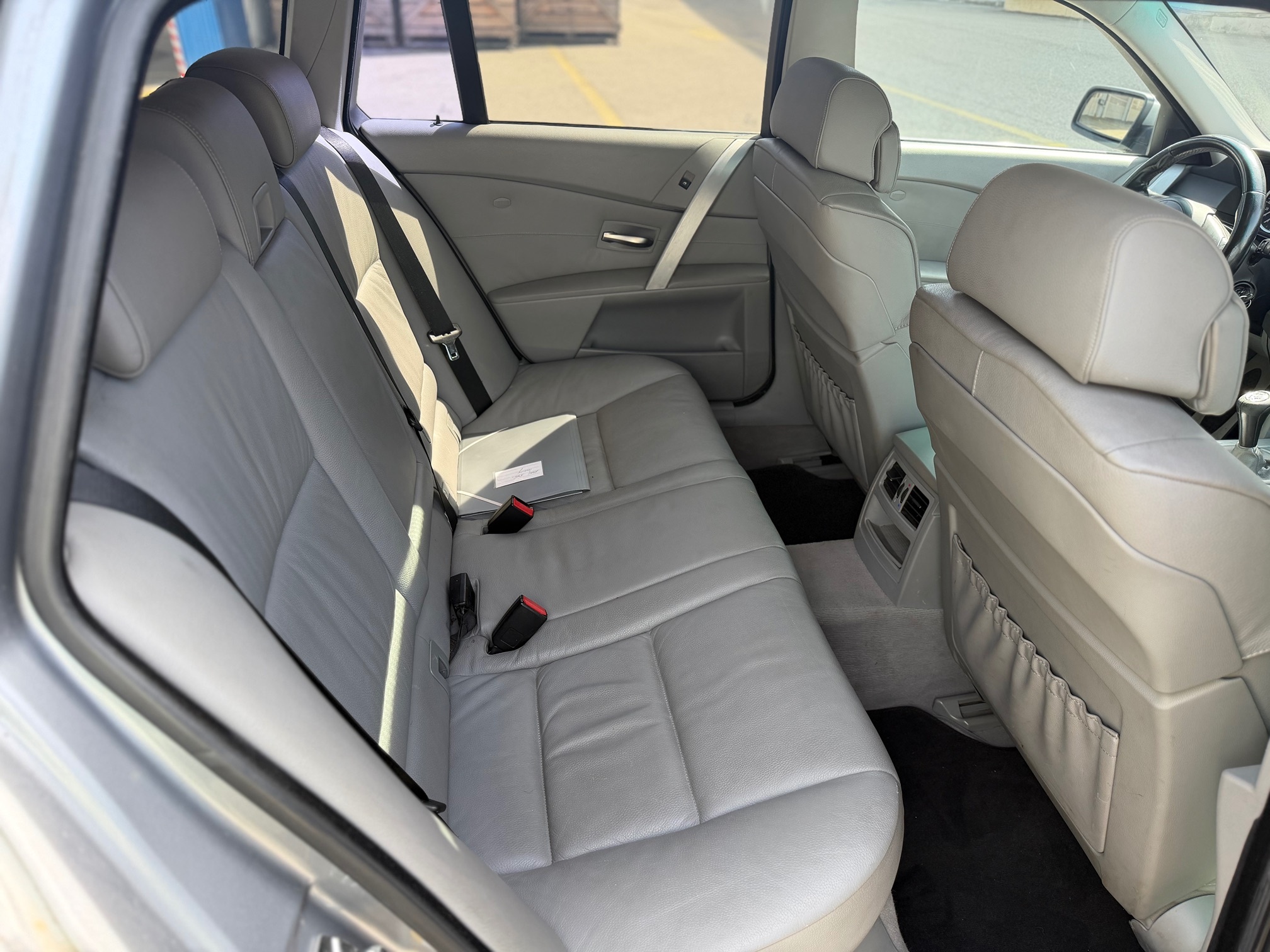 BMW 545i Touring — zdjęcie 11