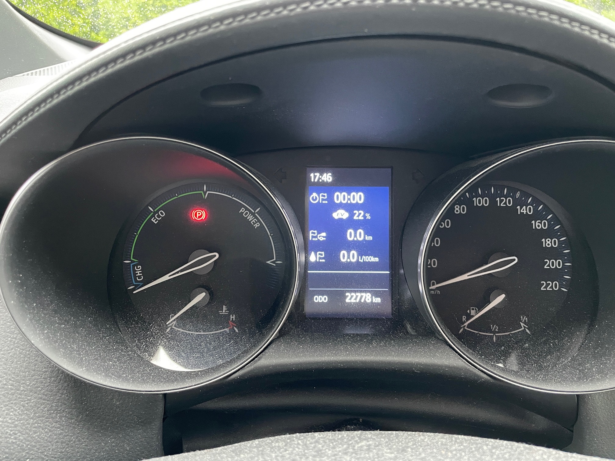 TOYOTA C-HR 1.8 Hybrid — zdjęcie 8