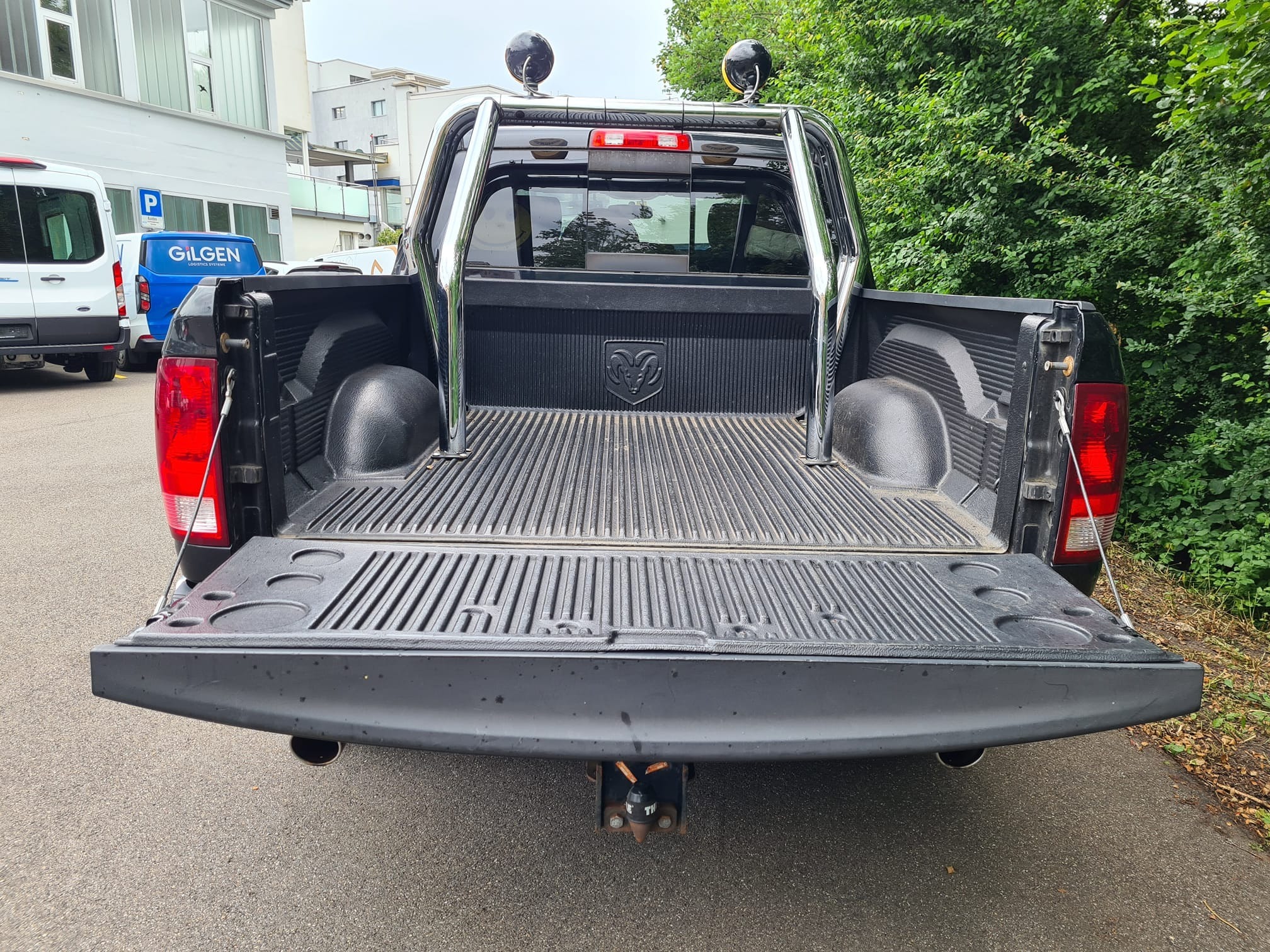 DODGE Ram 1500 Pick-up 5.7i-V8 Hemi 401 PS Laramie 4x4 AWD 8-Gang Automat — zdjęcie 5
