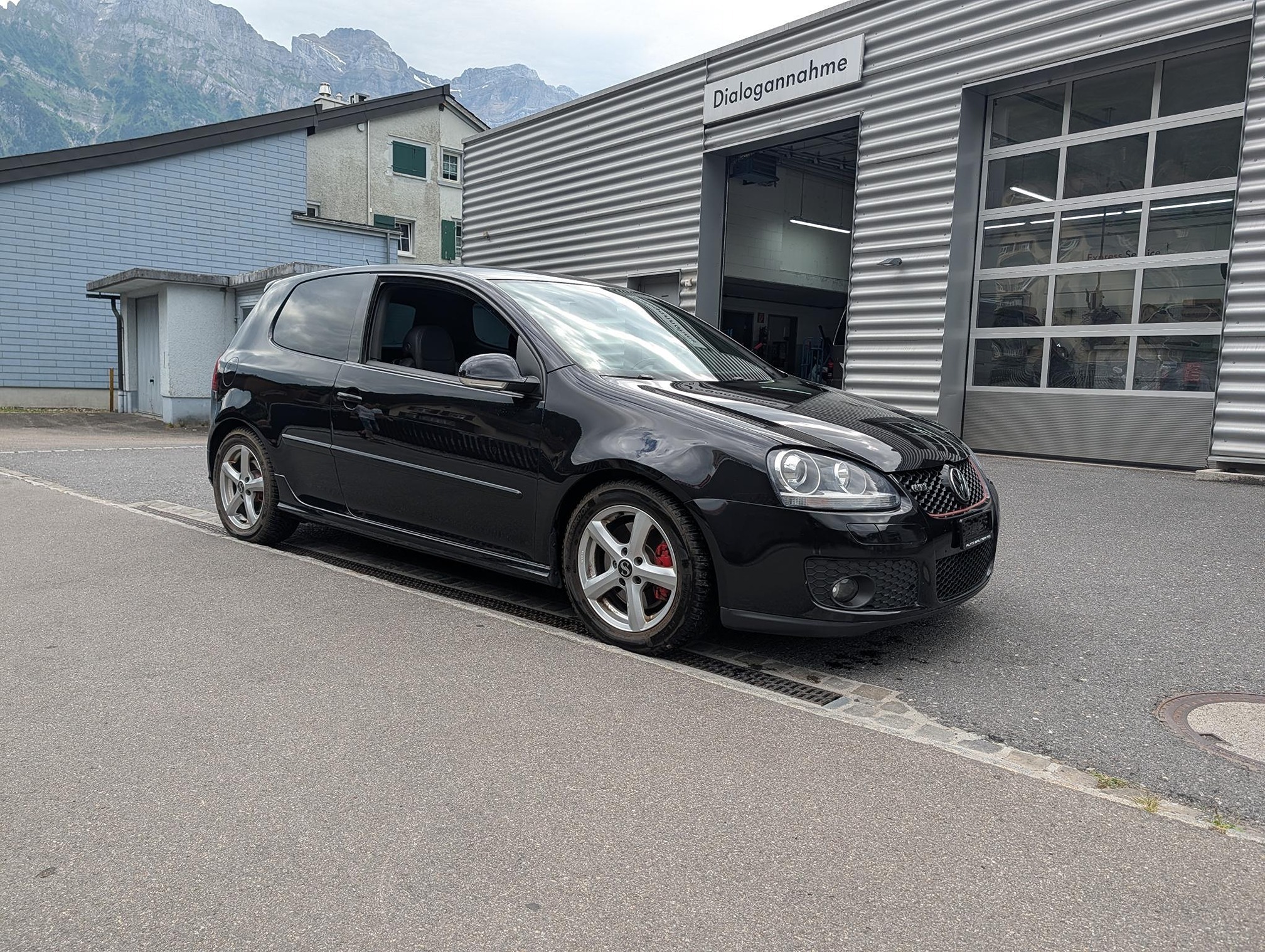 VW Golf GTI Edition 30 — zdjęcie 6