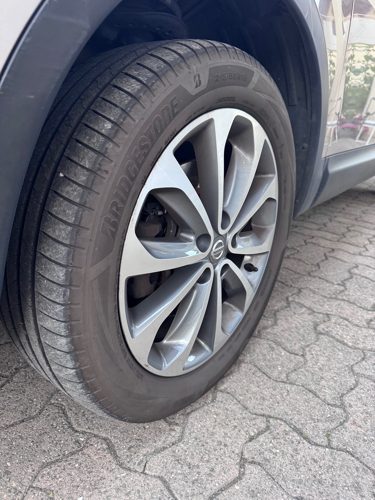 NISSAN Qashqai+2 4x4 — zdjęcie 9