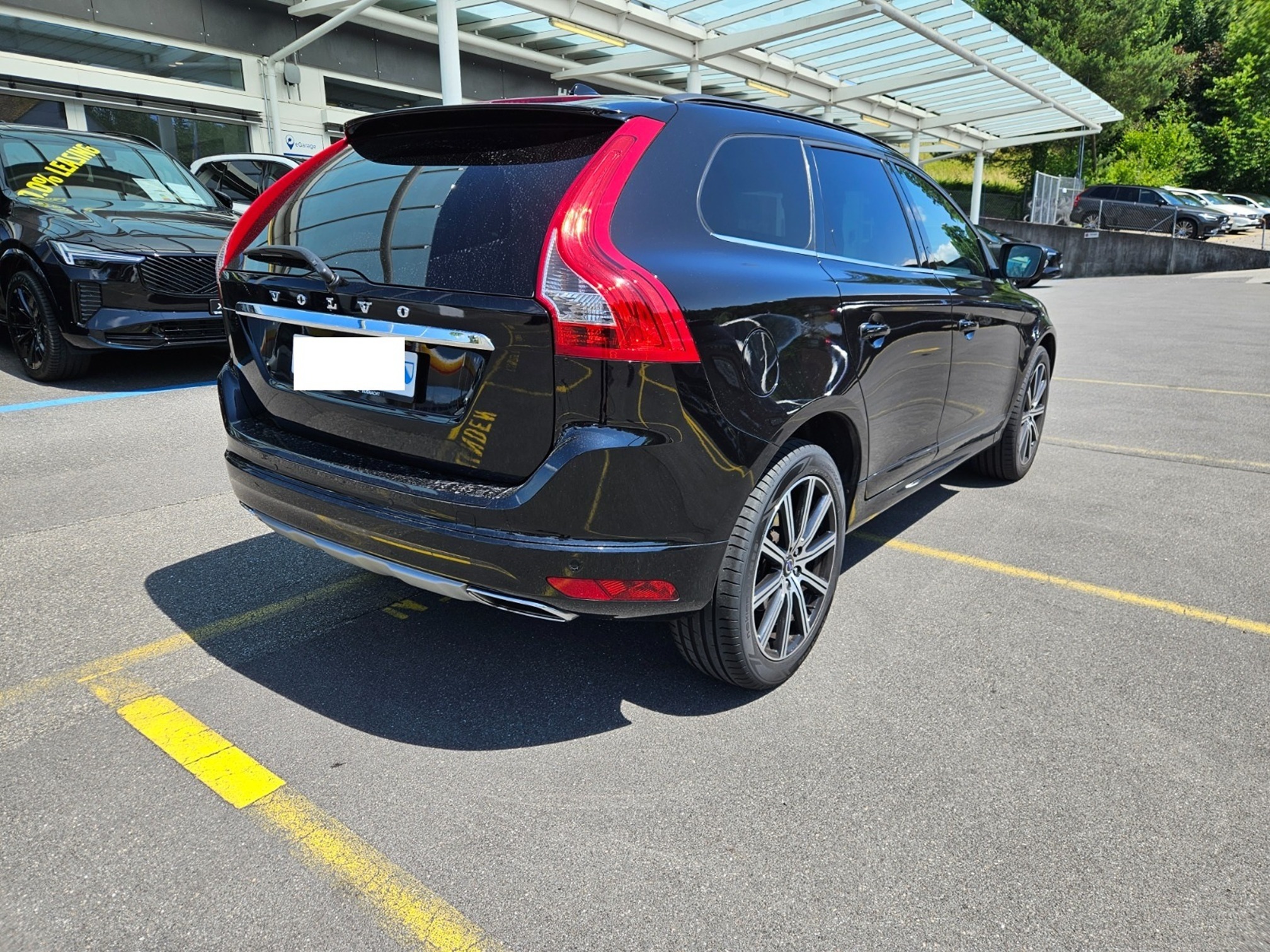 VOLVO XC60 D4 AWD — zdjęcie 5