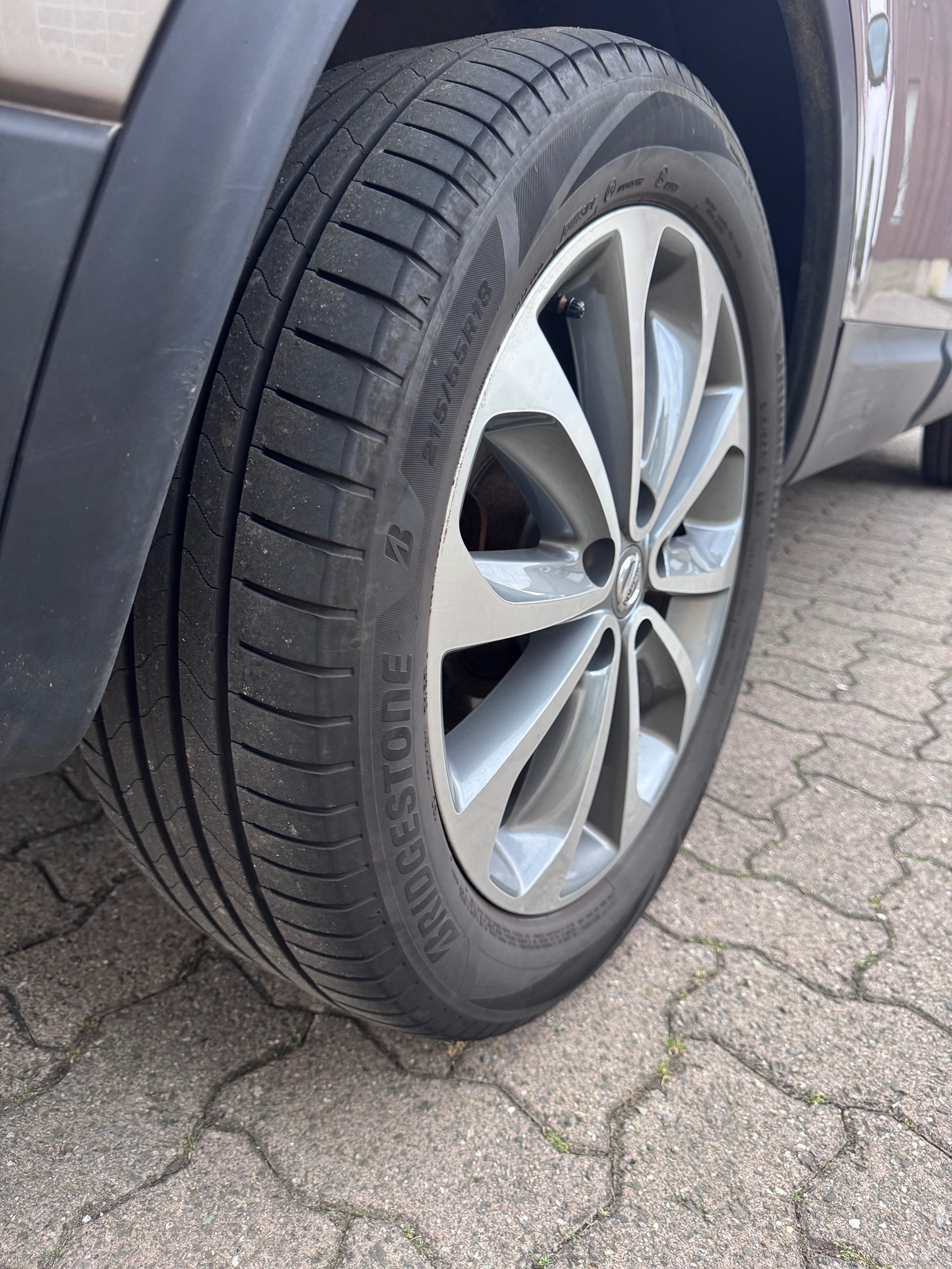 NISSAN Qashqai+2 4x4 — zdjęcie 12