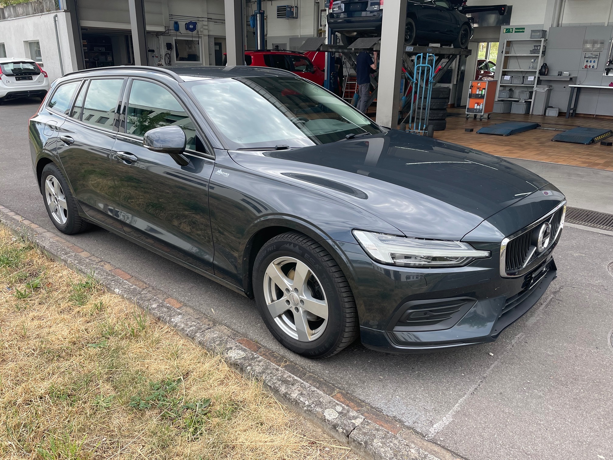 VOLVO V60 D4 — zdjęcie 6