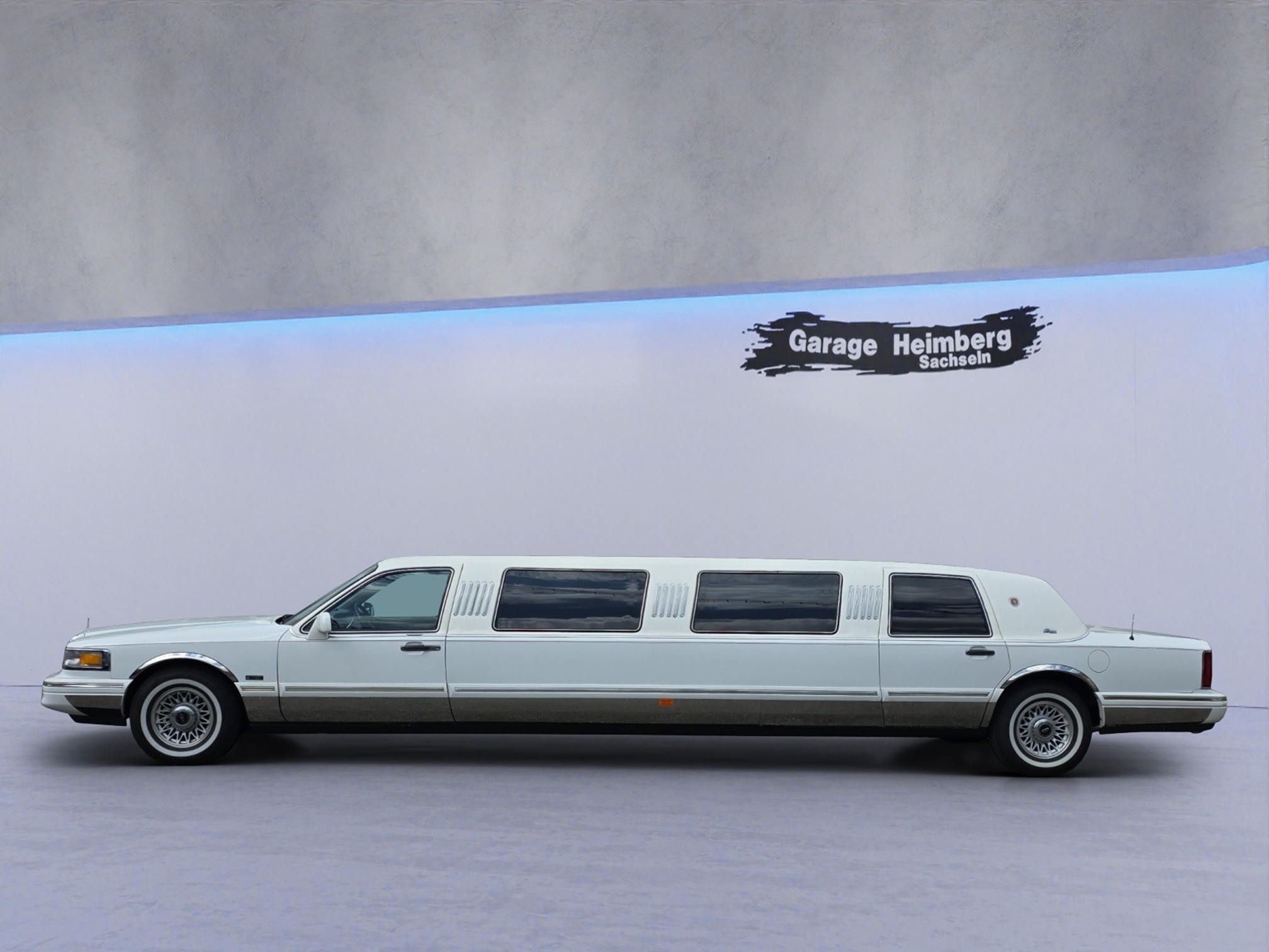 FORD Lincoln Town Car — zdjęcie 2