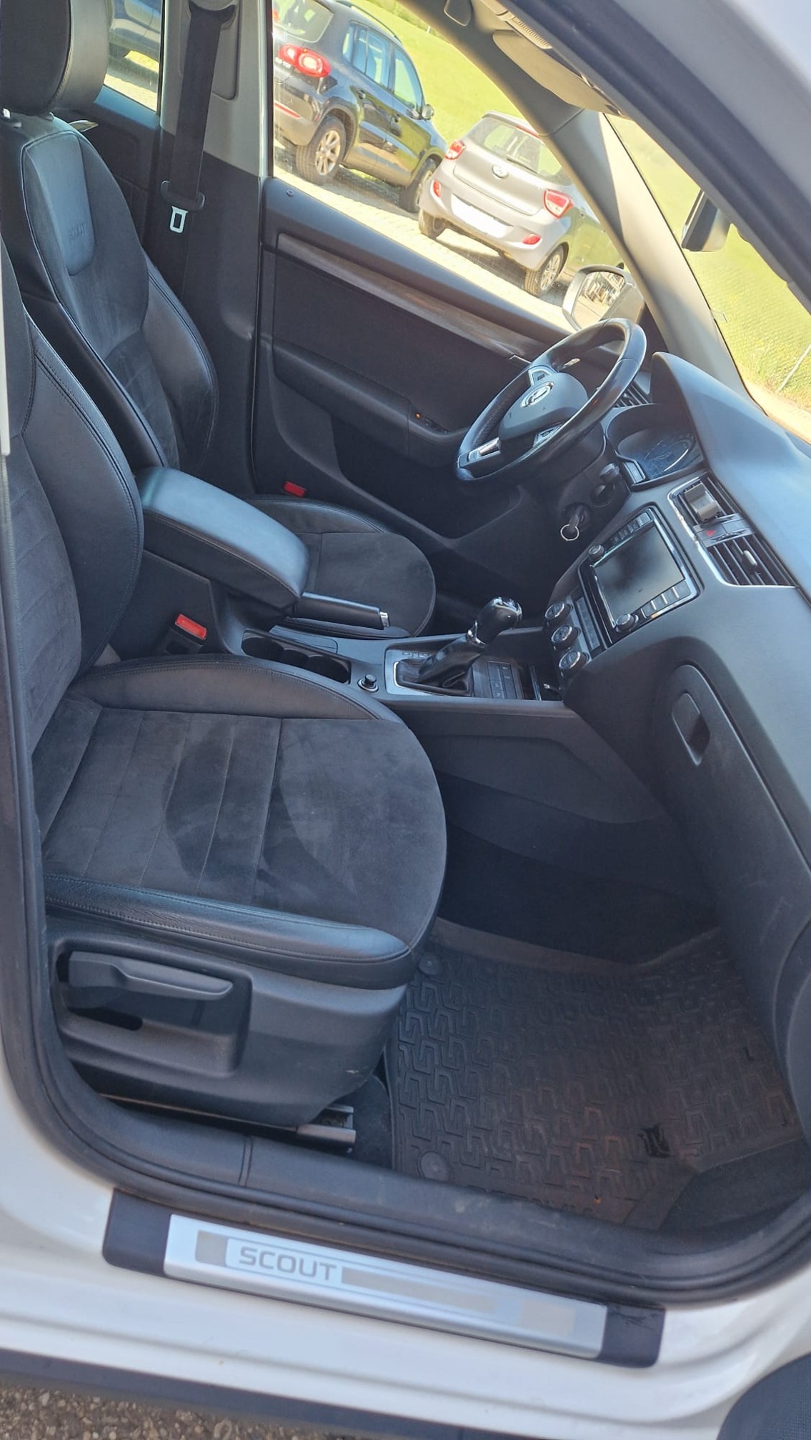 SKODA Octavia Scout 2.0 — zdjęcie 6