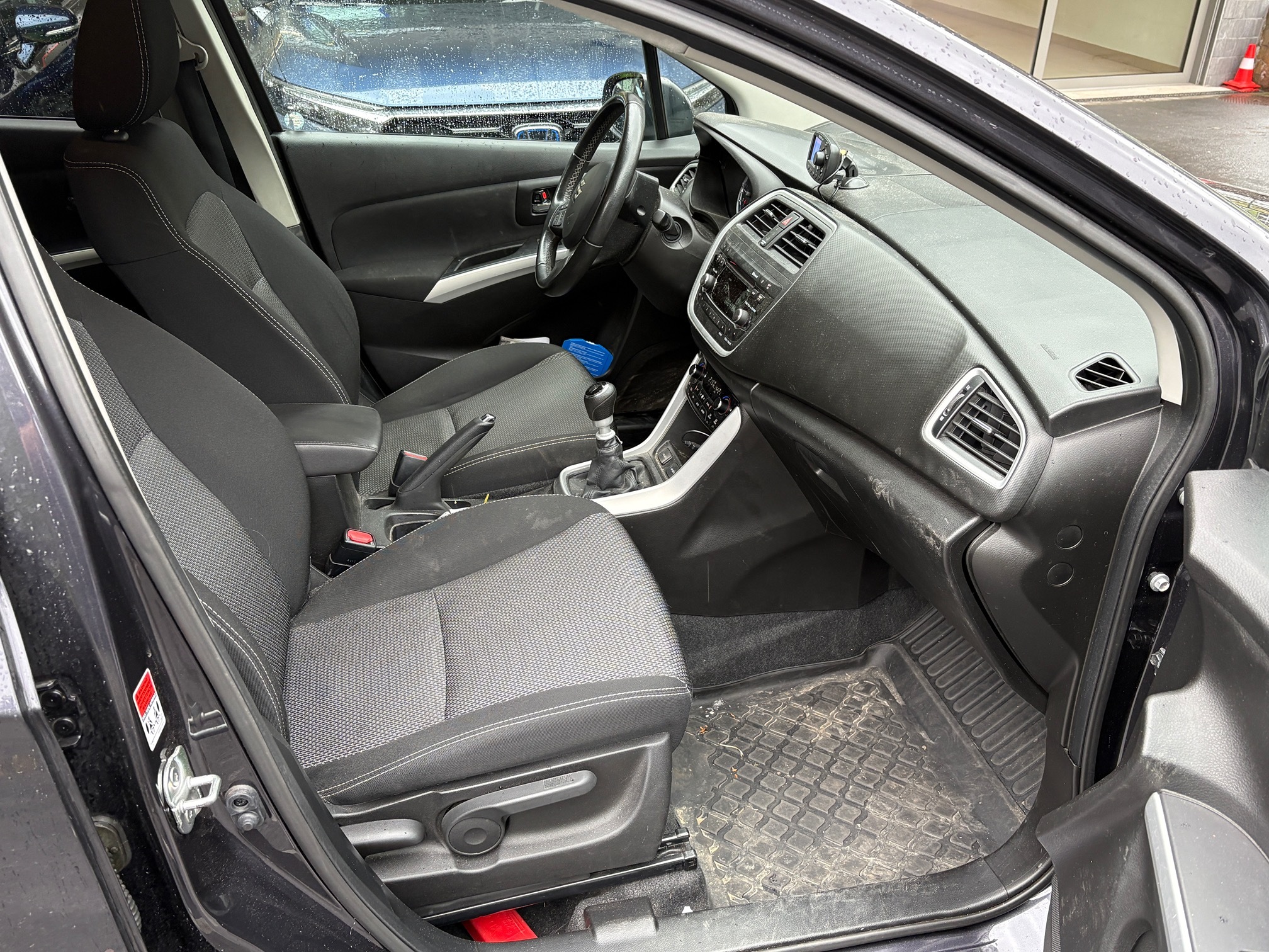 SUZUKI SX4S-CROSS TDI4WD — zdjęcie 11