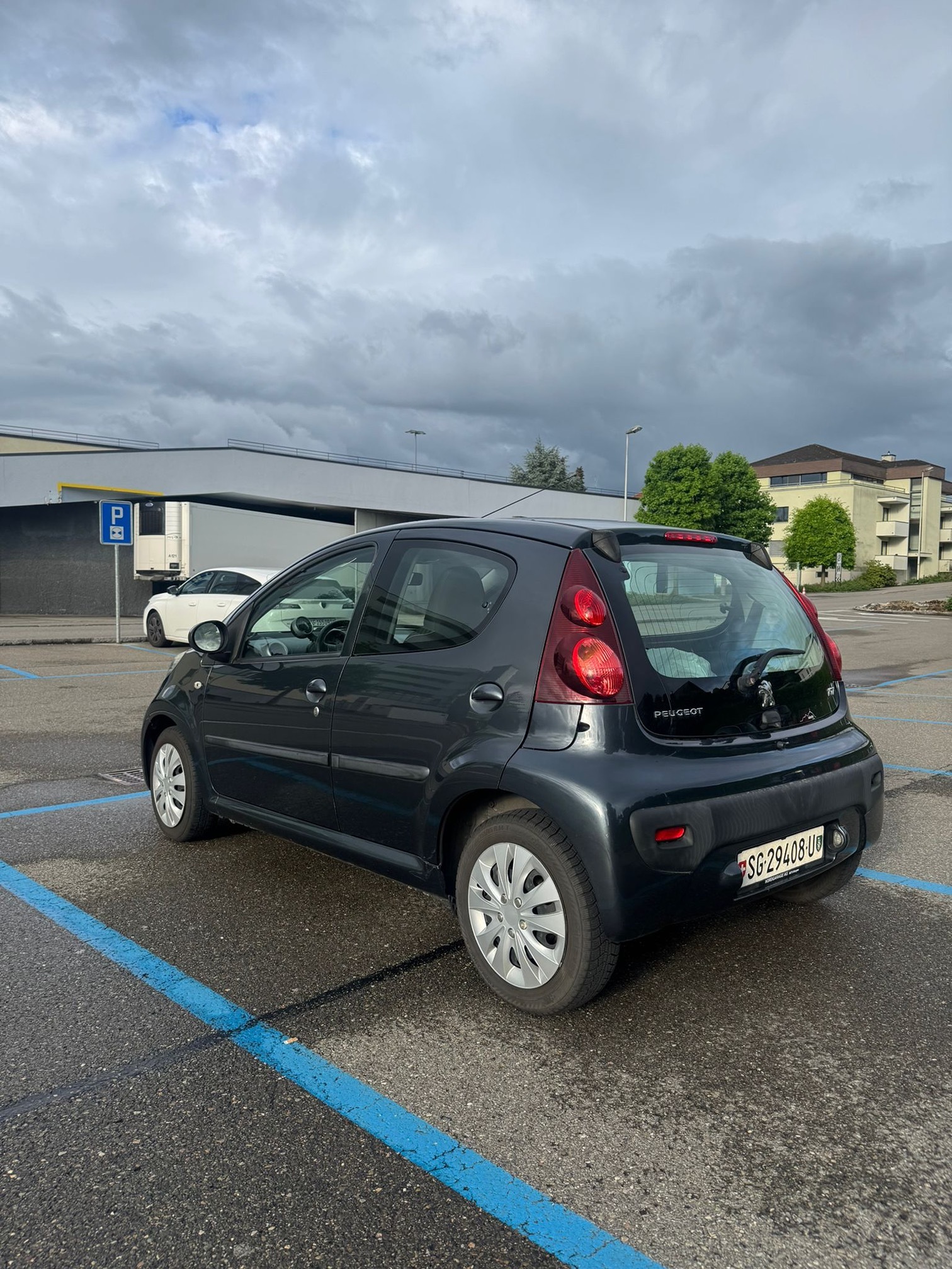 PEUGEOT 107 1.0i — zdjęcie 2