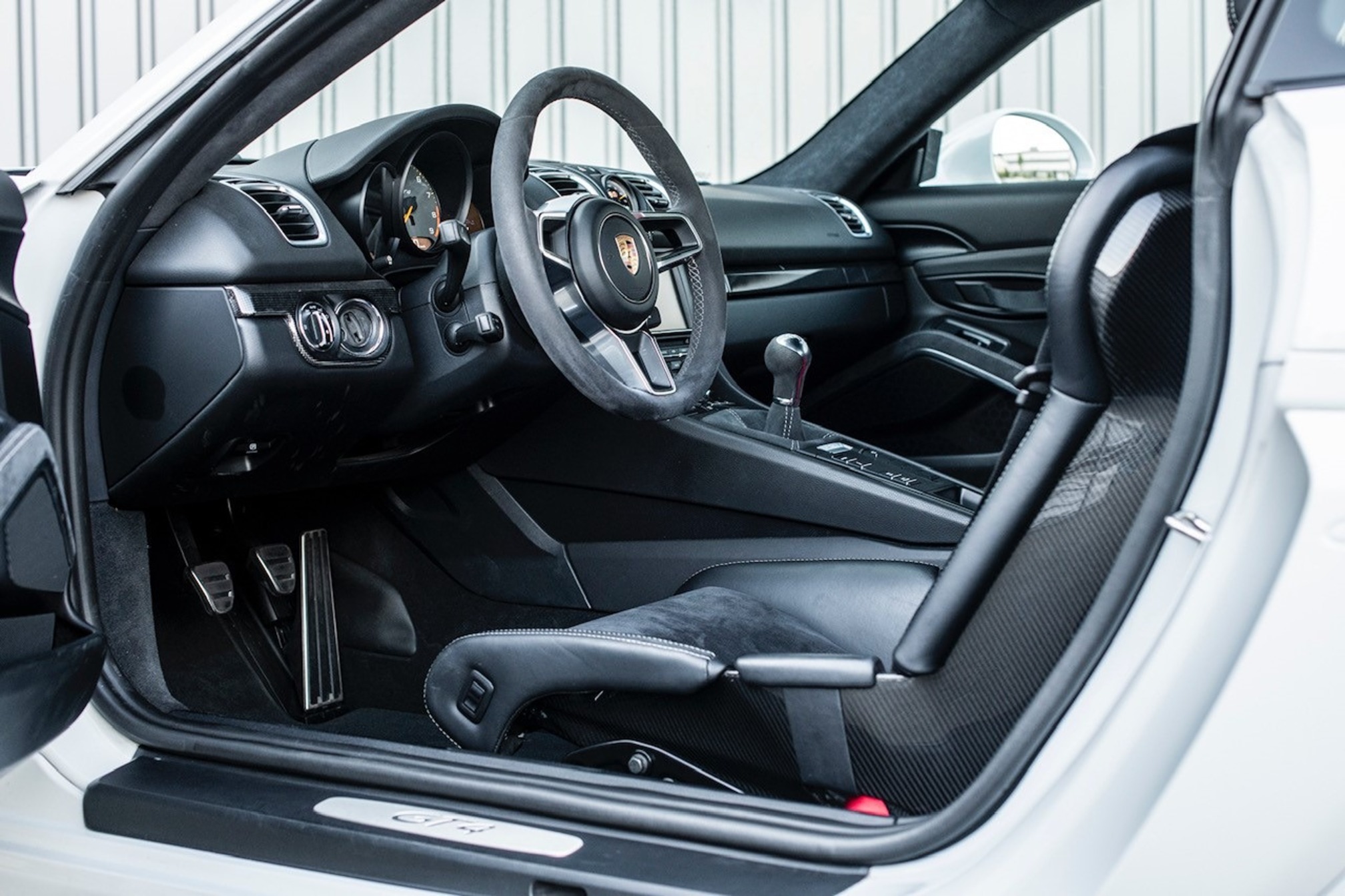 PORSCHE Cayman GT4 — zdjęcie 5
