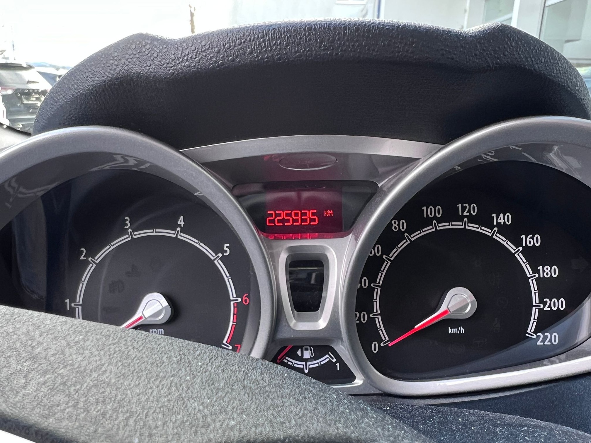 FORD Fiesta 1.6i — zdjęcie 6