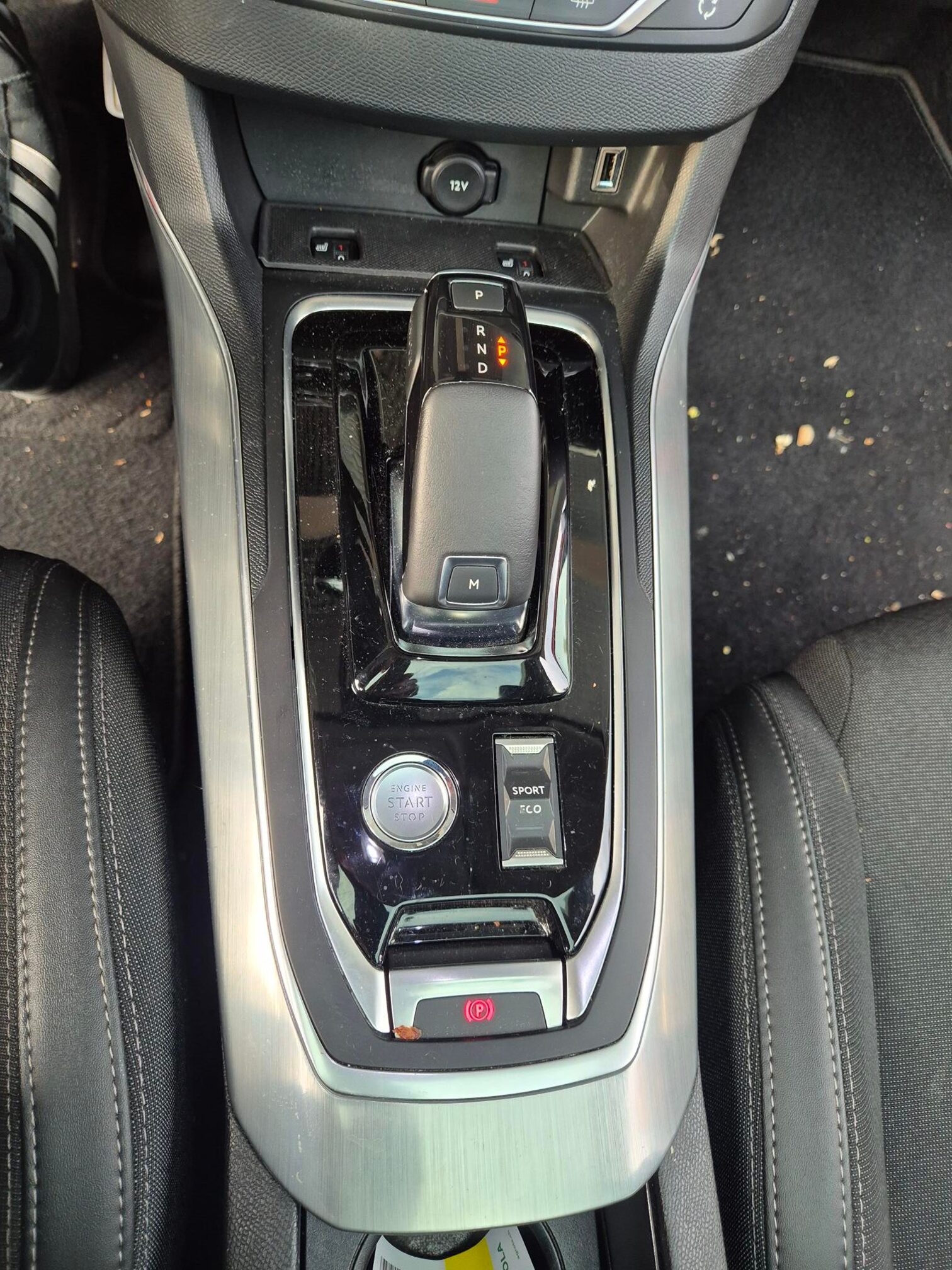 PEUGEOT 308 1.2i STT Automat — zdjęcie 9