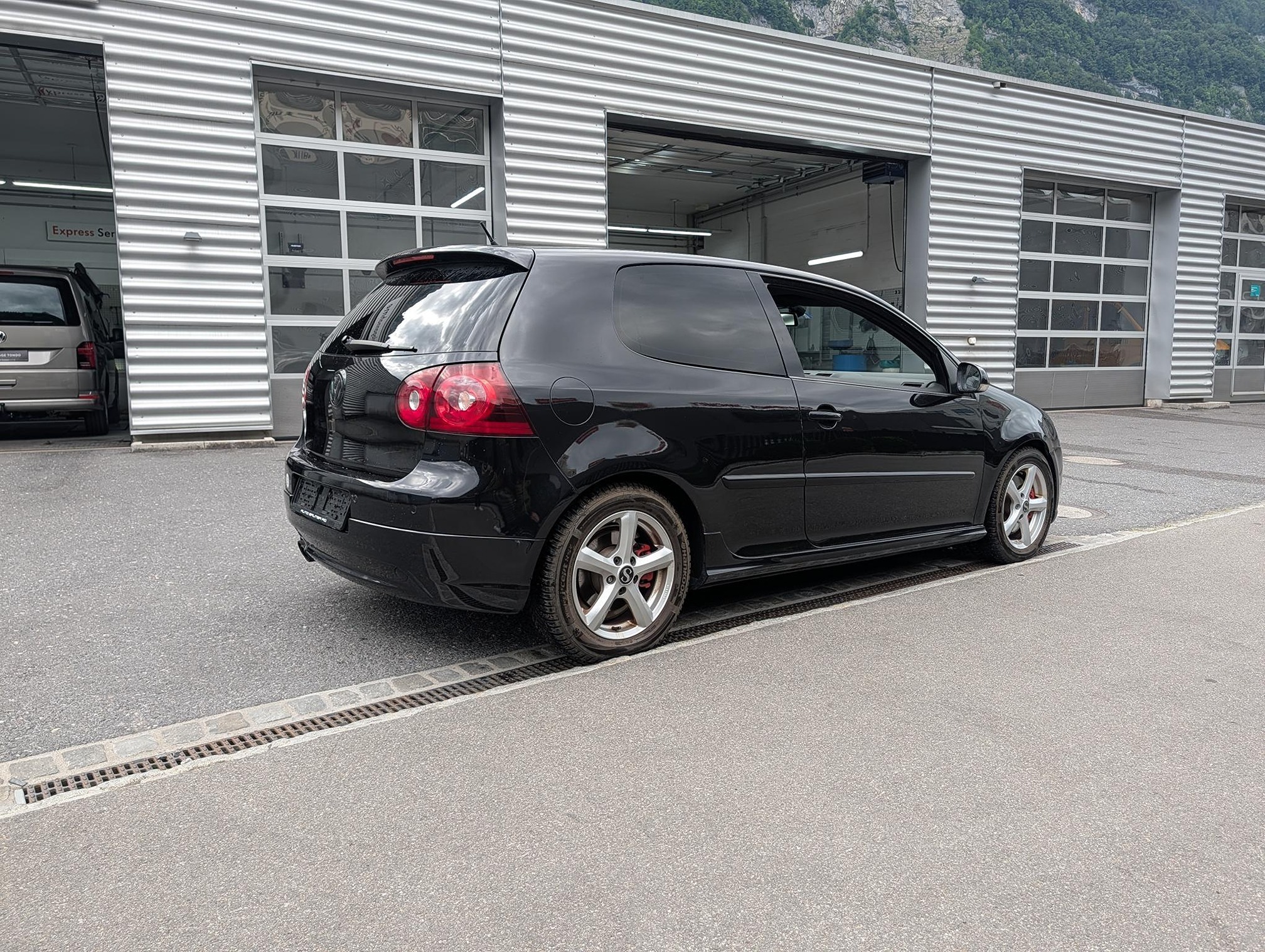 VW Golf GTI Edition 30 — zdjęcie 5