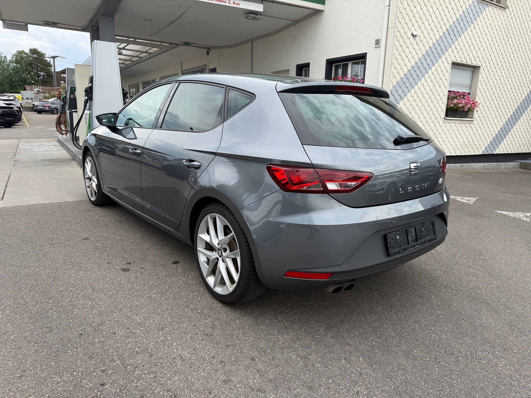 SEAT Leon 1.8 TSI DSG Automat (MFK 07.2025) — zdjęcie 4