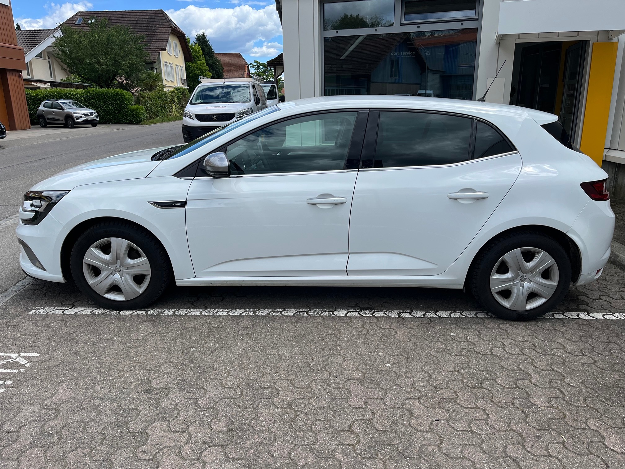 RENAULT Megane — zdjęcie 2