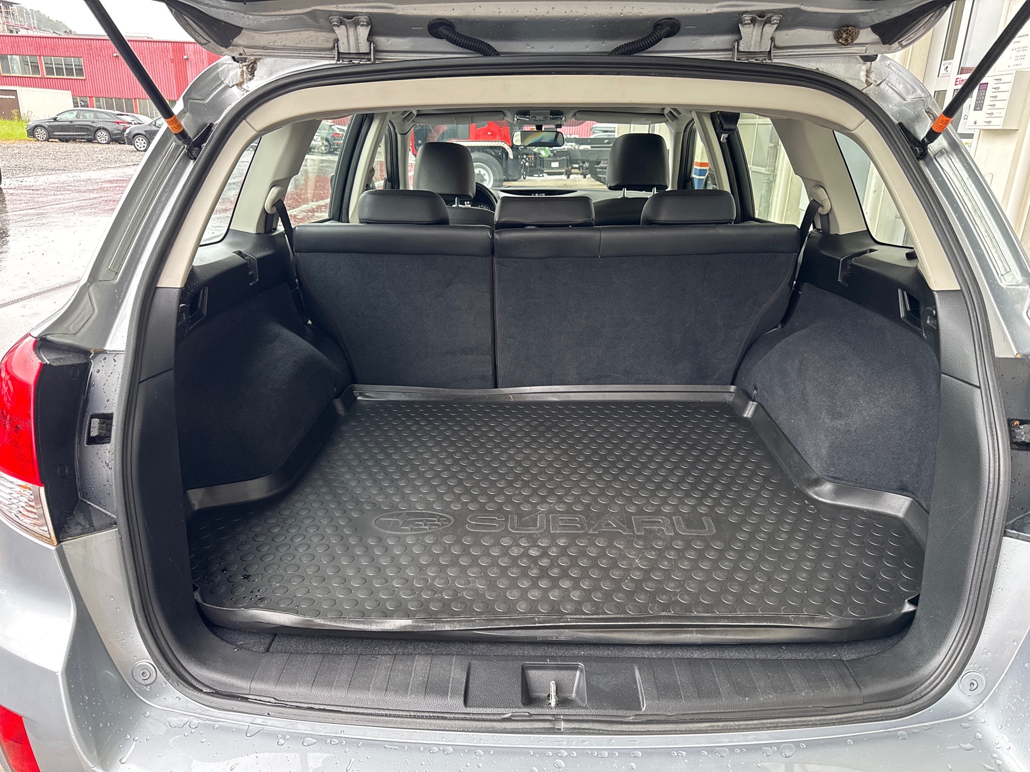 SUBARU Outback 3.6R AWD — zdjęcie 15