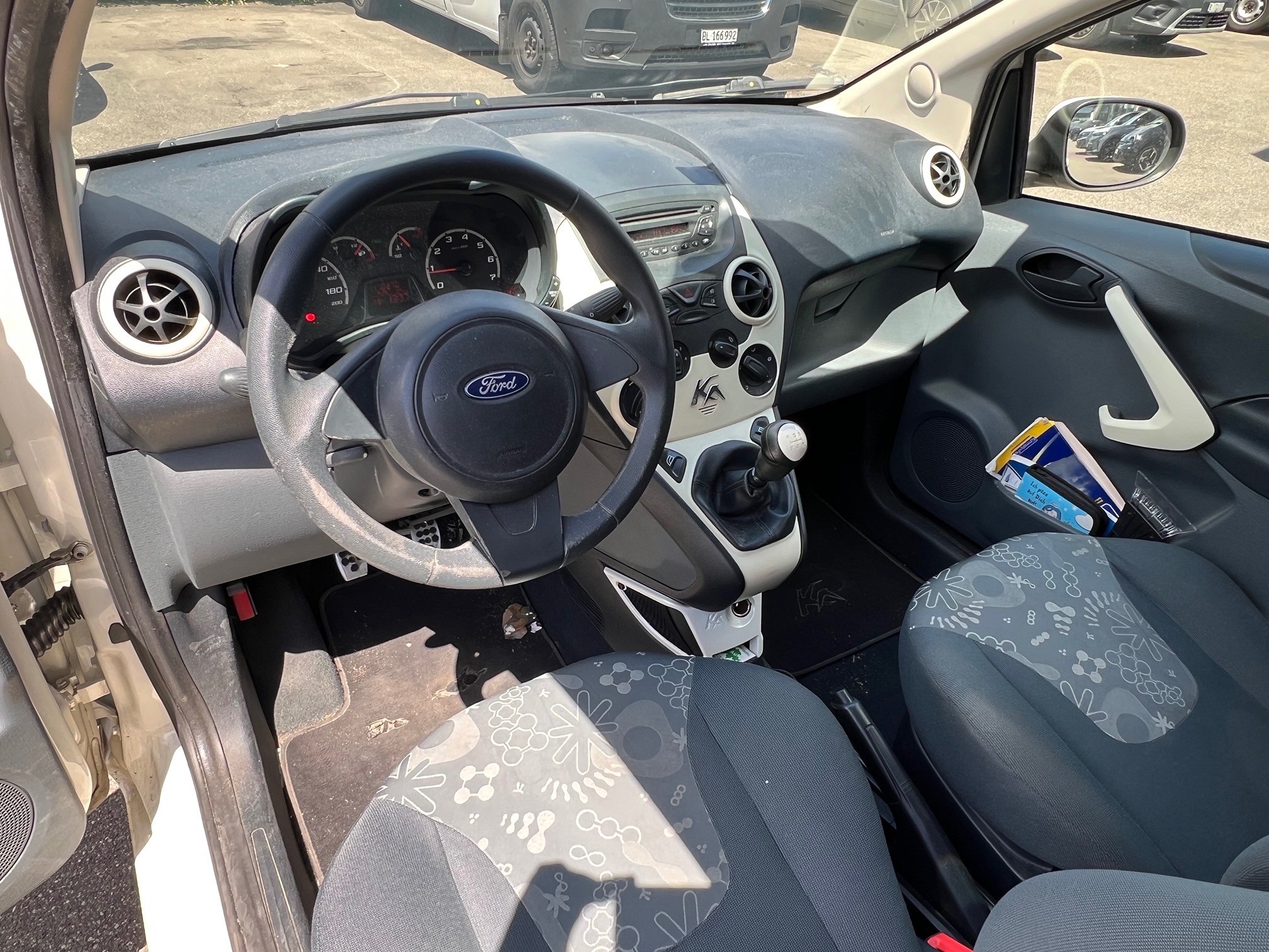 FORD Ka 1.25i — zdjęcie 10