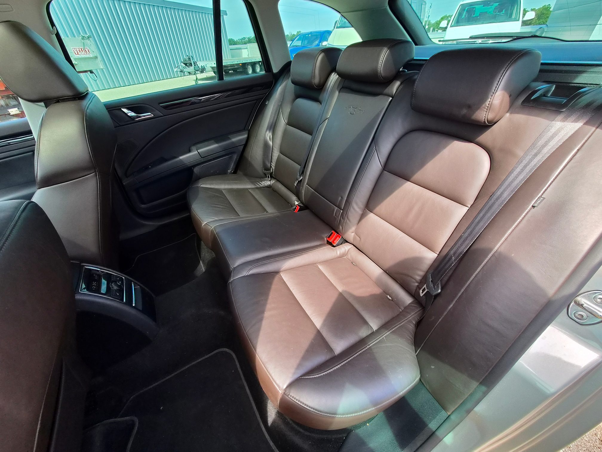 SKODA Superb 2.0 TDI — zdjęcie 15
