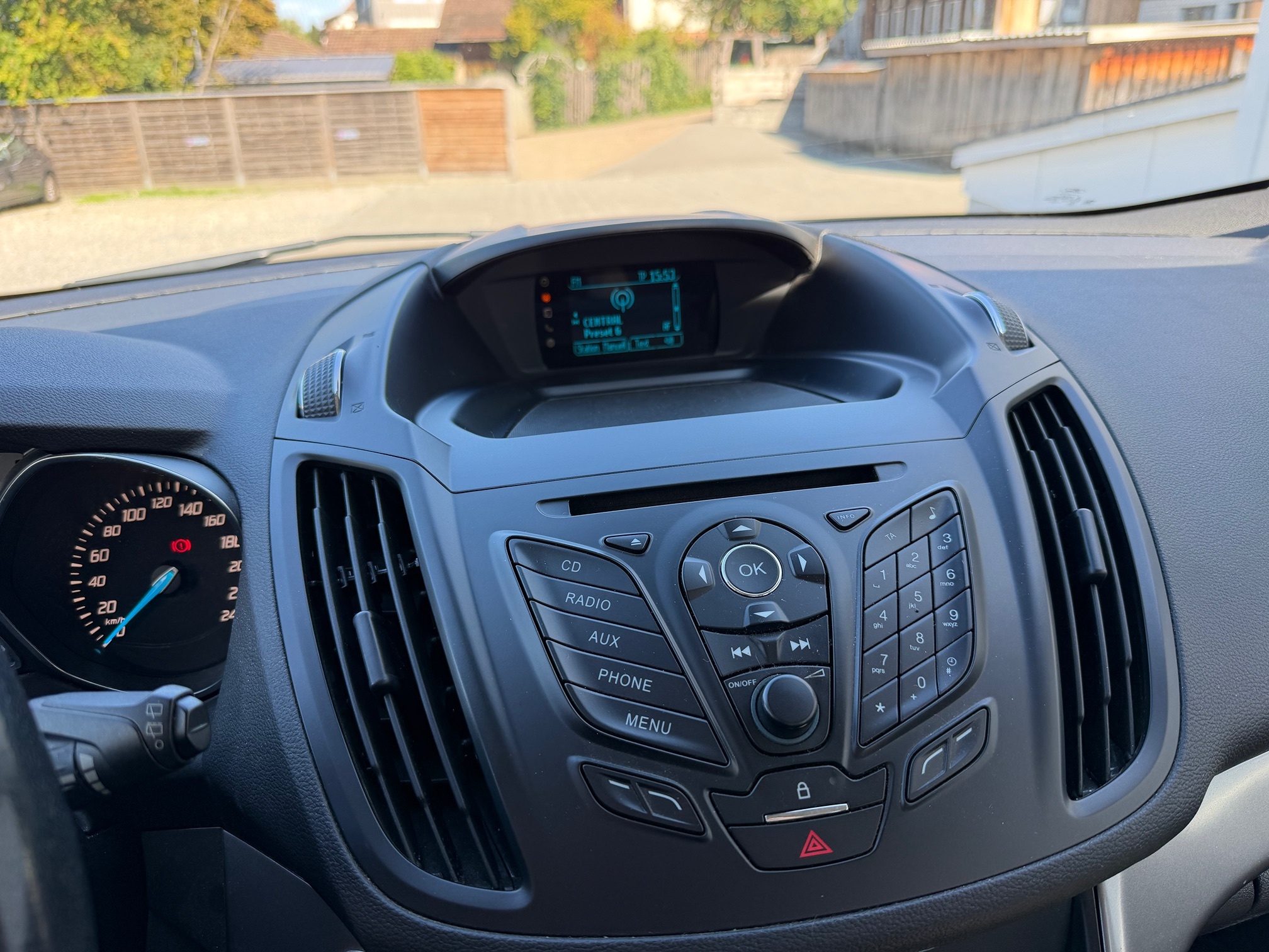FORD Kuga 2.0 TDCi 4x4 — zdjęcie 15