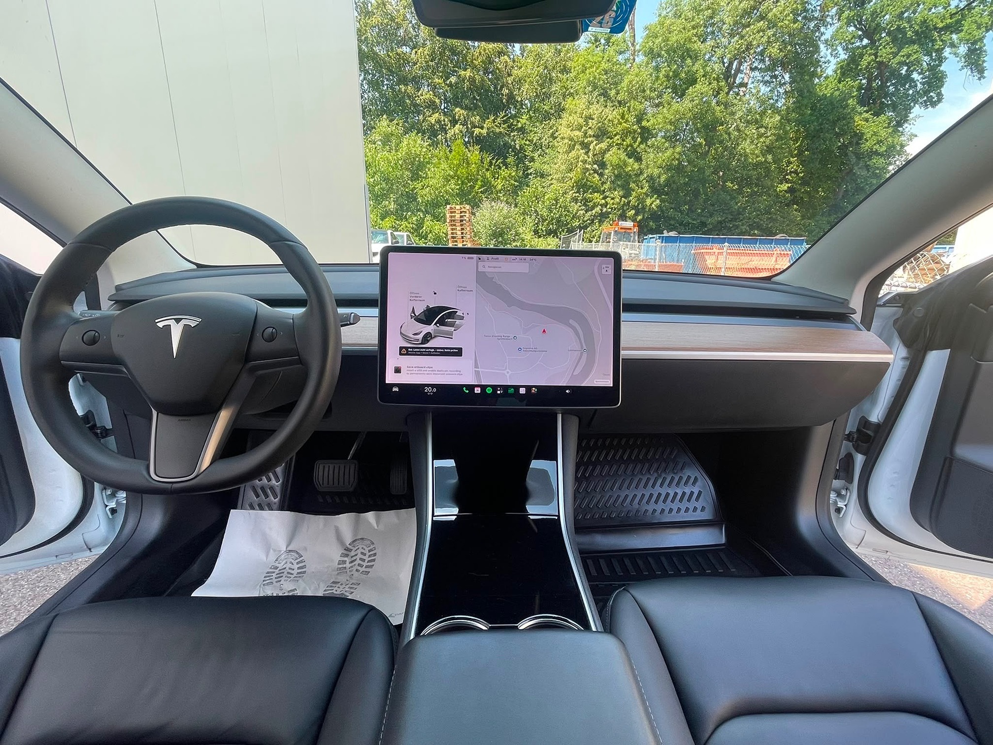 TESLA Model 3 — zdjęcie 9