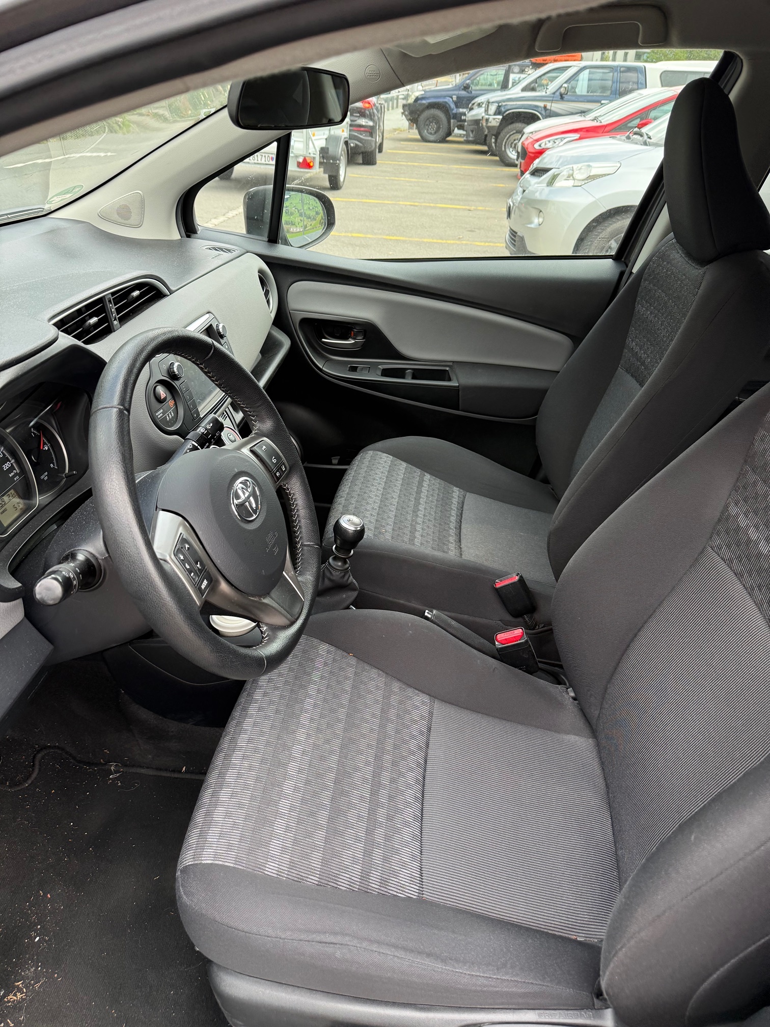 TOYOTA Yaris 1.33 — zdjęcie 14