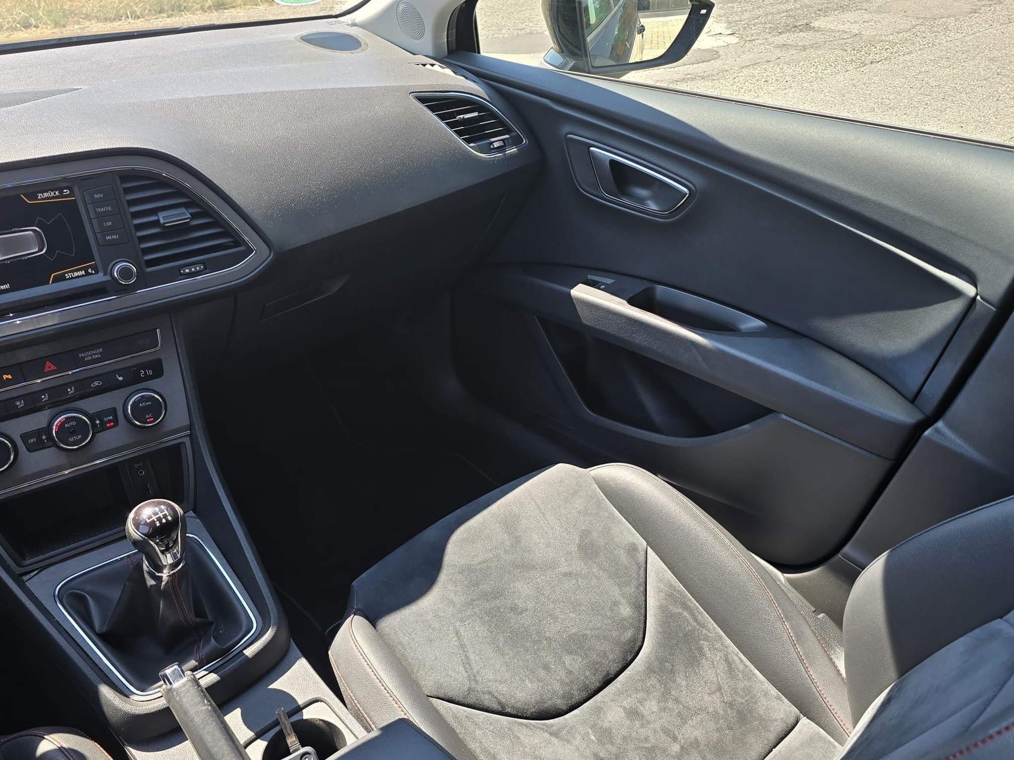SEAT Leon 1.4 TSI ST — zdjęcie 11