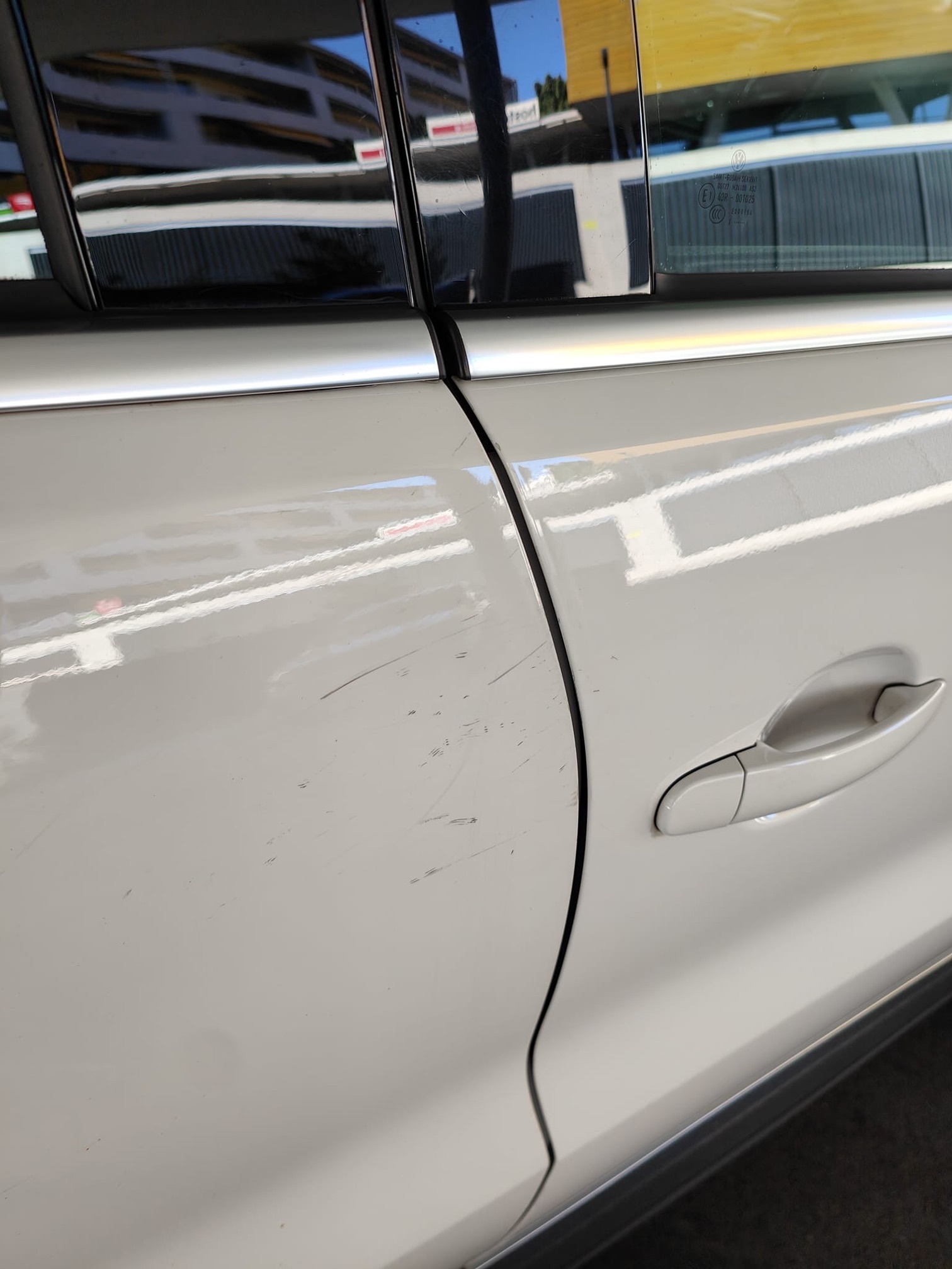 VW Tiguan 2.0 — zdjęcie 9