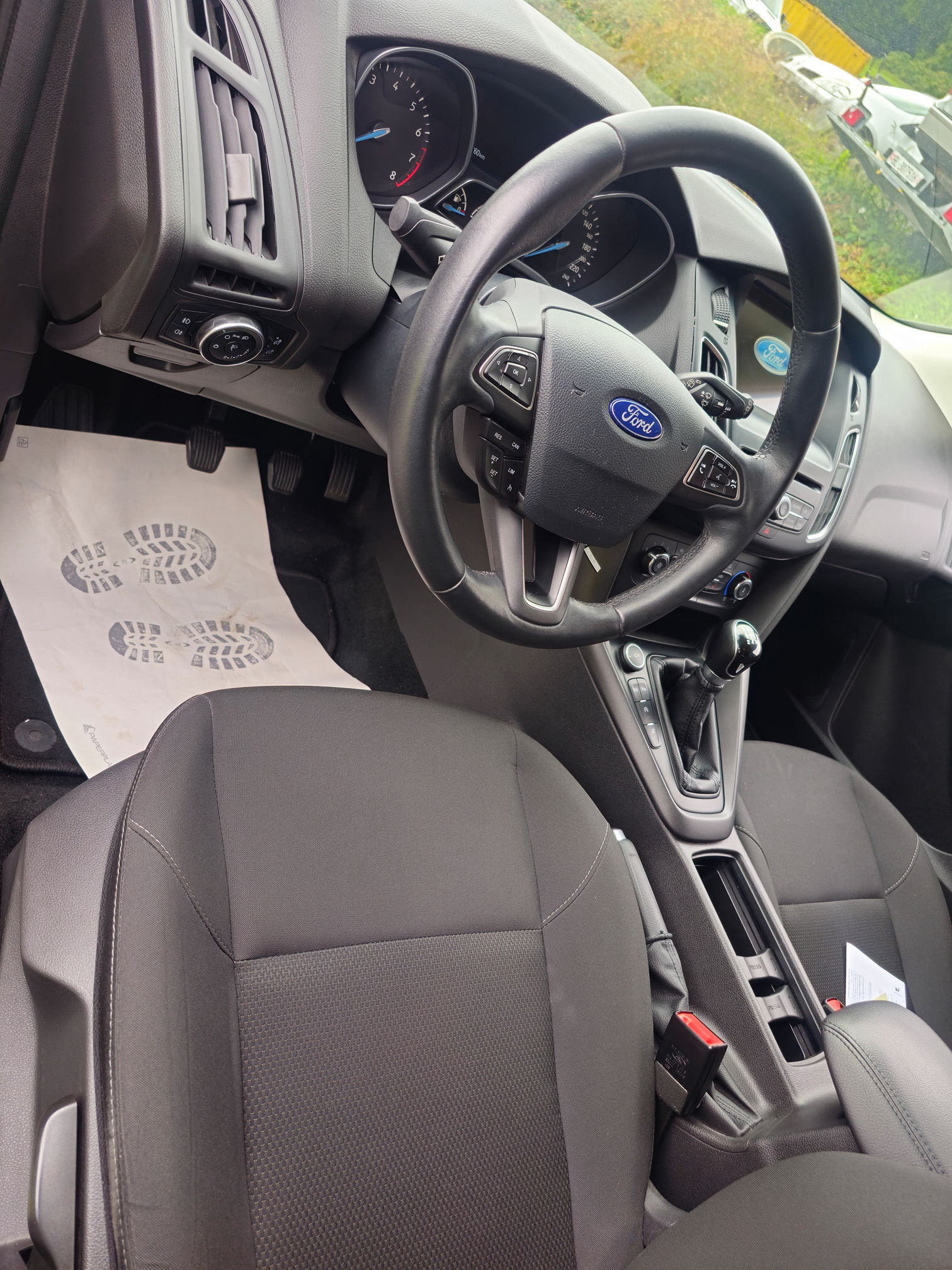 FORD Focus 1.0SCTi ECO — zdjęcie 9