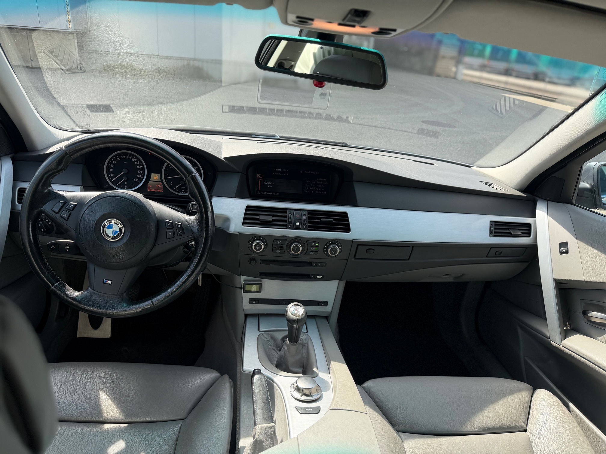 BMW 545i Touring — zdjęcie 7