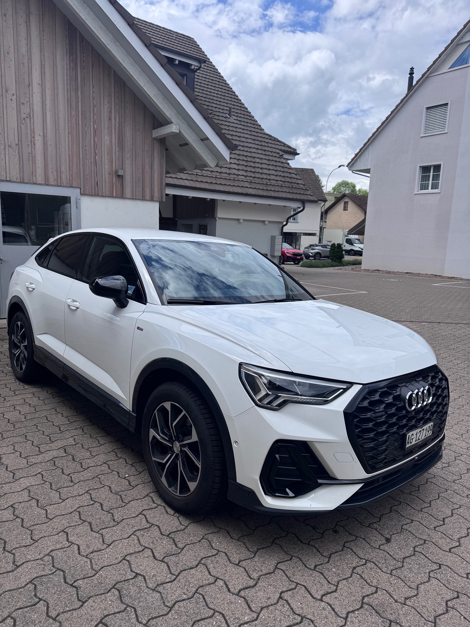 AUDI Q3 SB 40 TDI qu — zdjęcie 2
