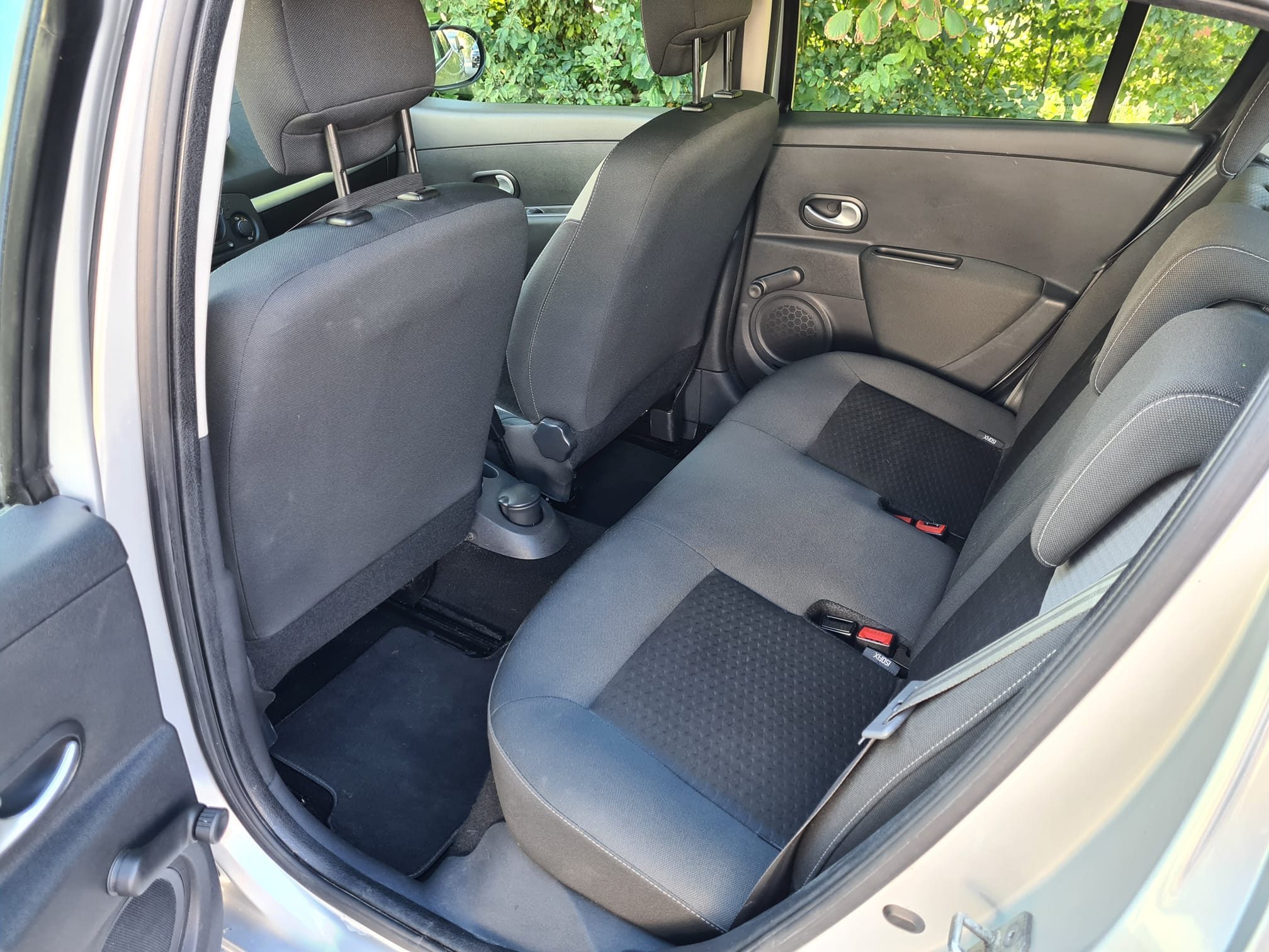 RENAULT Clio 1.2i 16V 75 PS Expression — zdjęcie 6