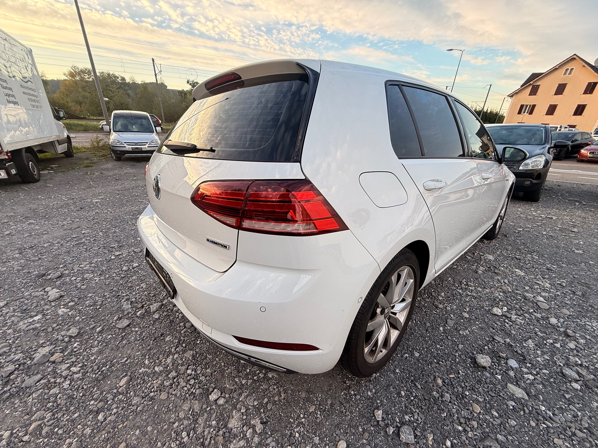 VW Golf 7 1.5 *Automat / MFK bis 06.2028 / Rückfahrkamera und vieles mehr* — zdjęcie 5