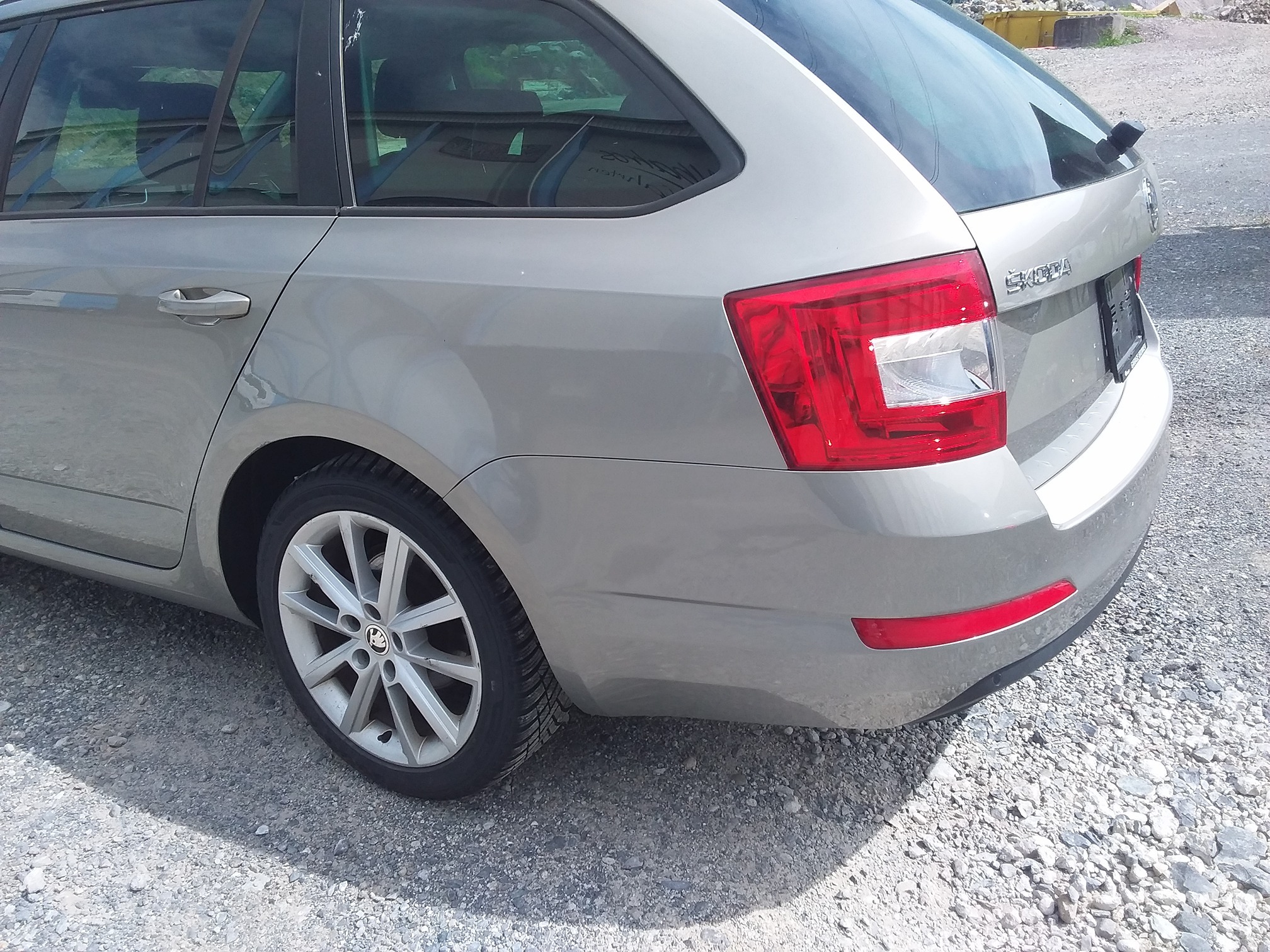 SKODA Octavia 1.8 C 4x4 — zdjęcie 8