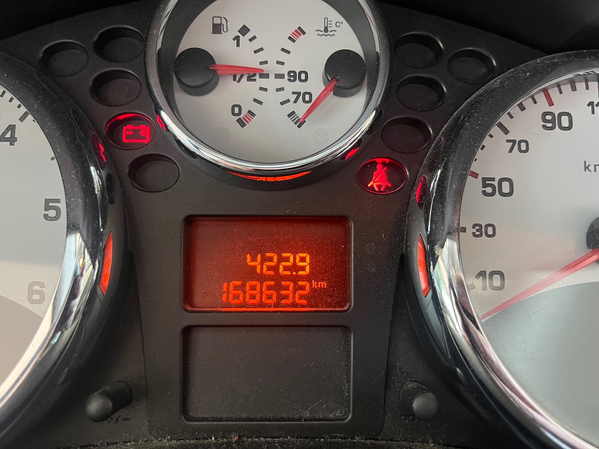 PEUGEOT 207 SW HDi FAP112 — zdjęcie 9